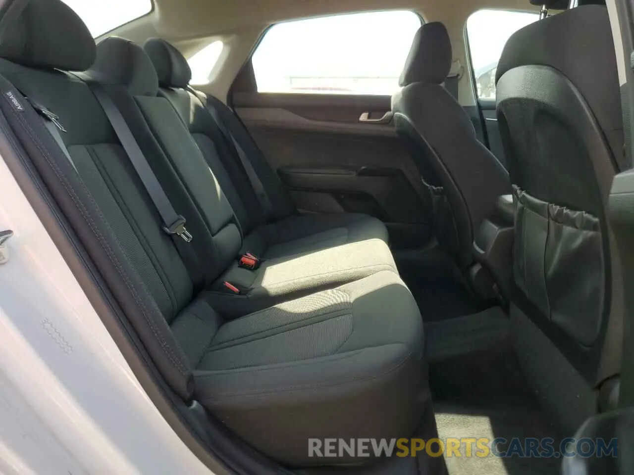 10 fotografías del automóvil dañado 5XXG14J2XNG141568 KIA K5 2022