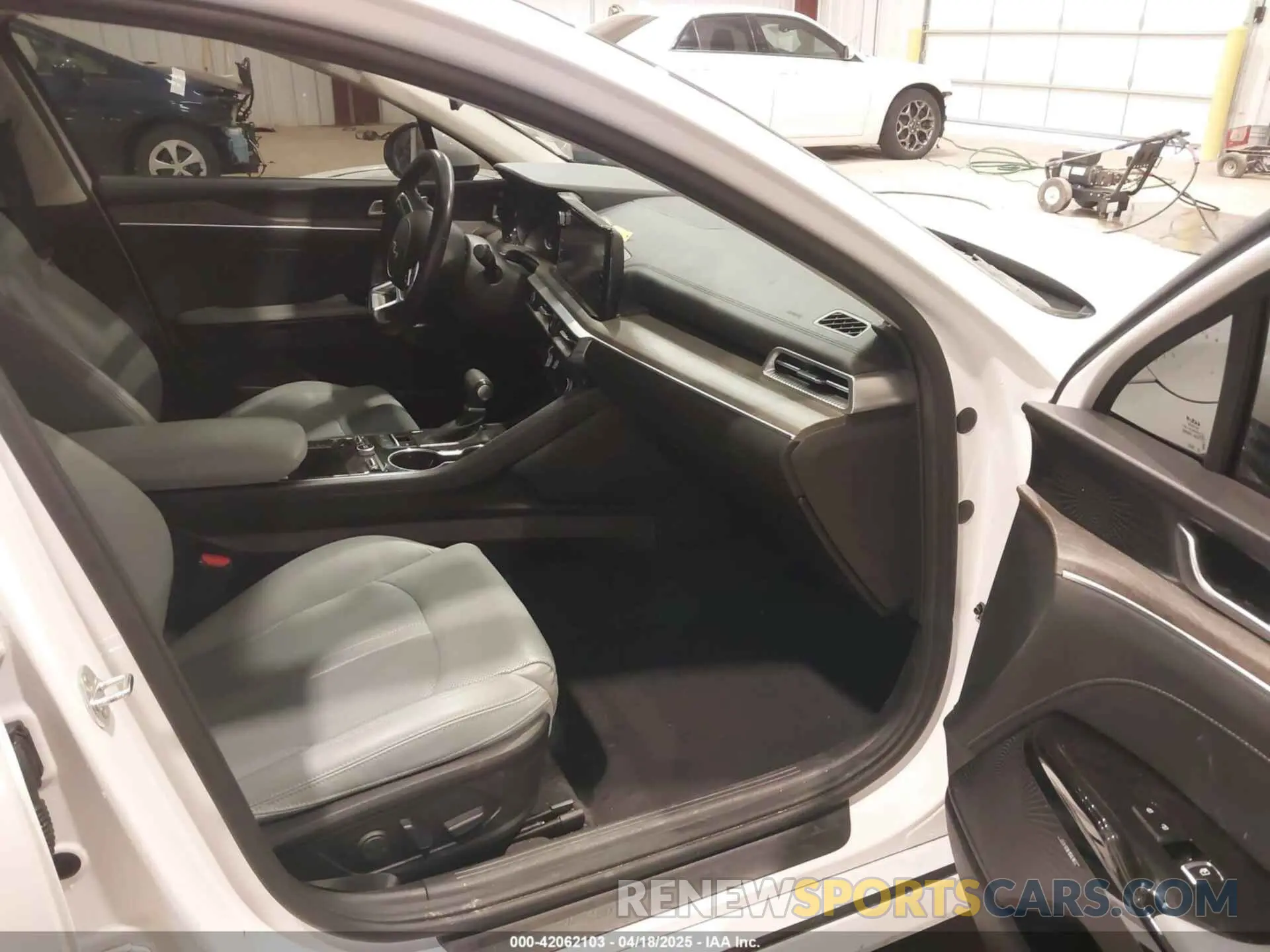 5 fotografías del automóvil dañado 5XXG34J21NG146670 KIA K5 2022