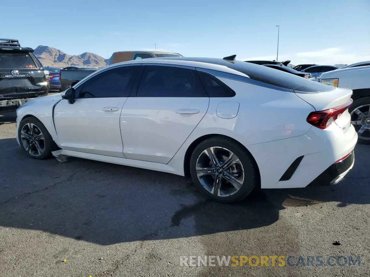 2 fotografías del automóvil dañado 5XXG34J27NG087897 KIA K5 2022