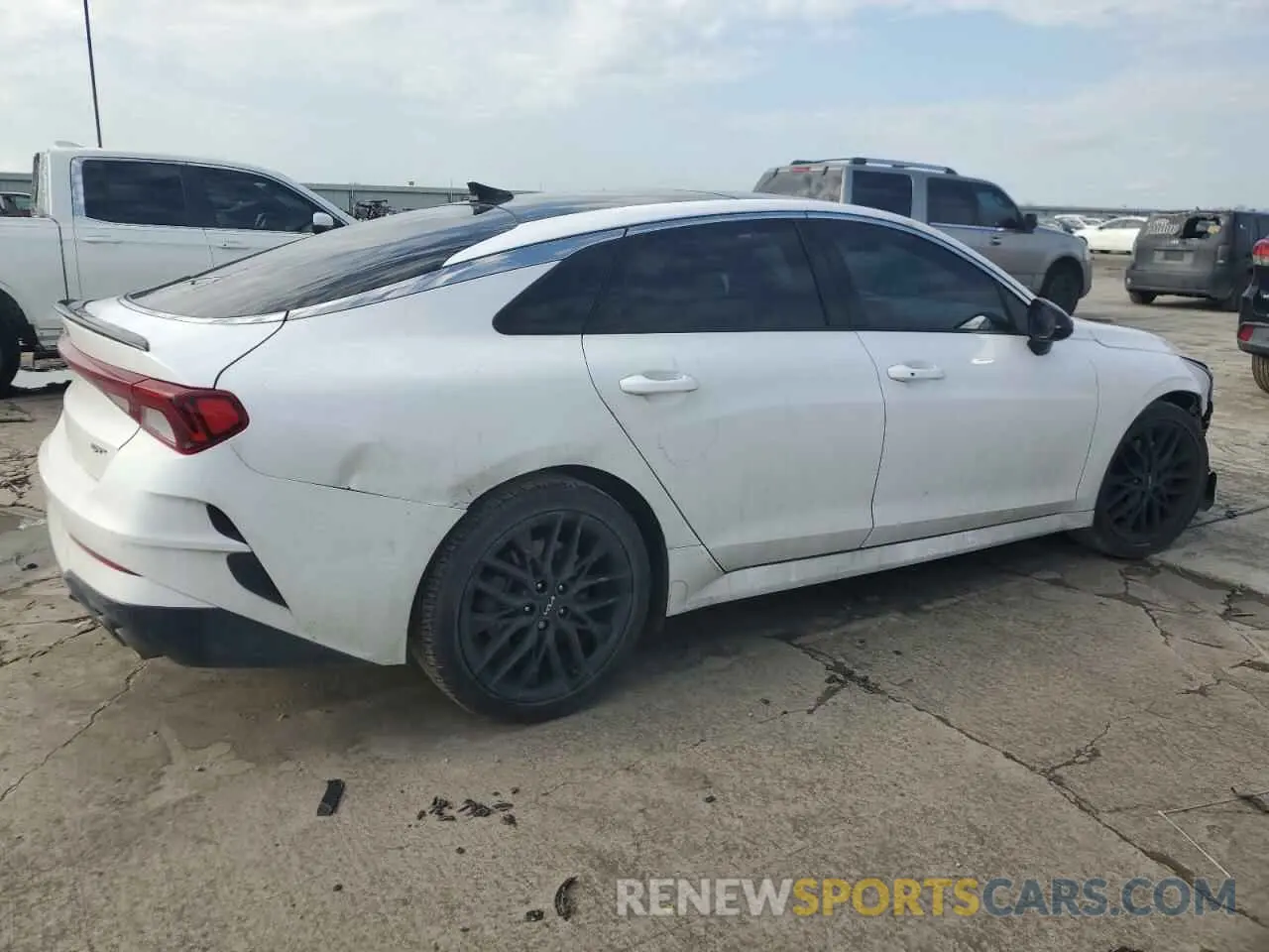 3 fotografías del automóvil dañado 5XXG44J88NG094097 KIA K5 2022