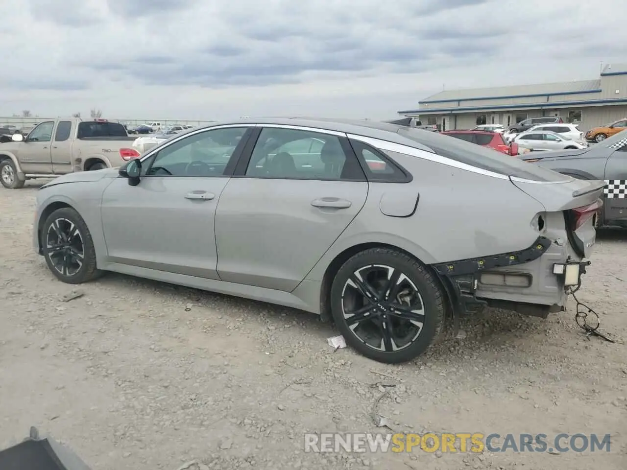 2 fotografías del automóvil dañado 5XXG64J20NG108998 KIA K5 2022
