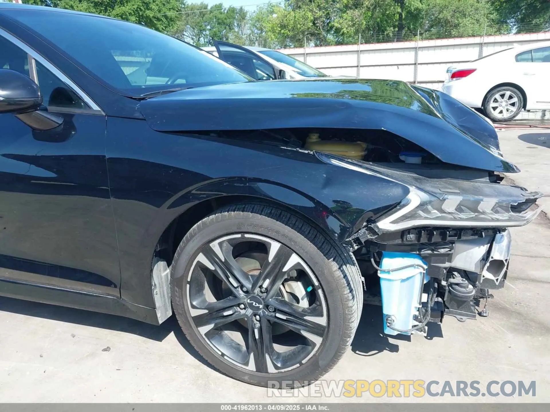 18 fotografías del automóvil dañado 5XXG64J20NG119032 KIA K5 2022