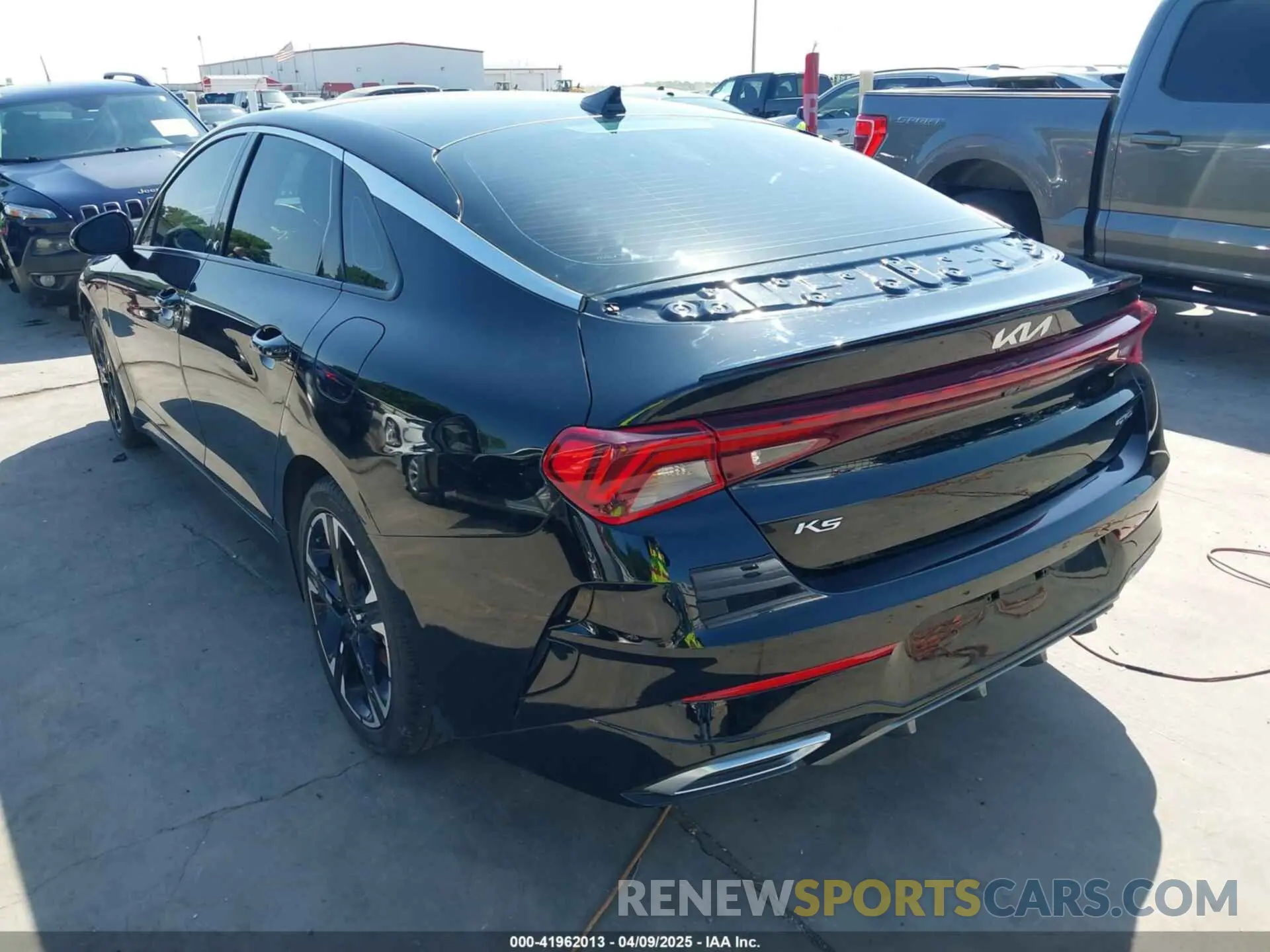 3 fotografías del automóvil dañado 5XXG64J20NG119032 KIA K5 2022