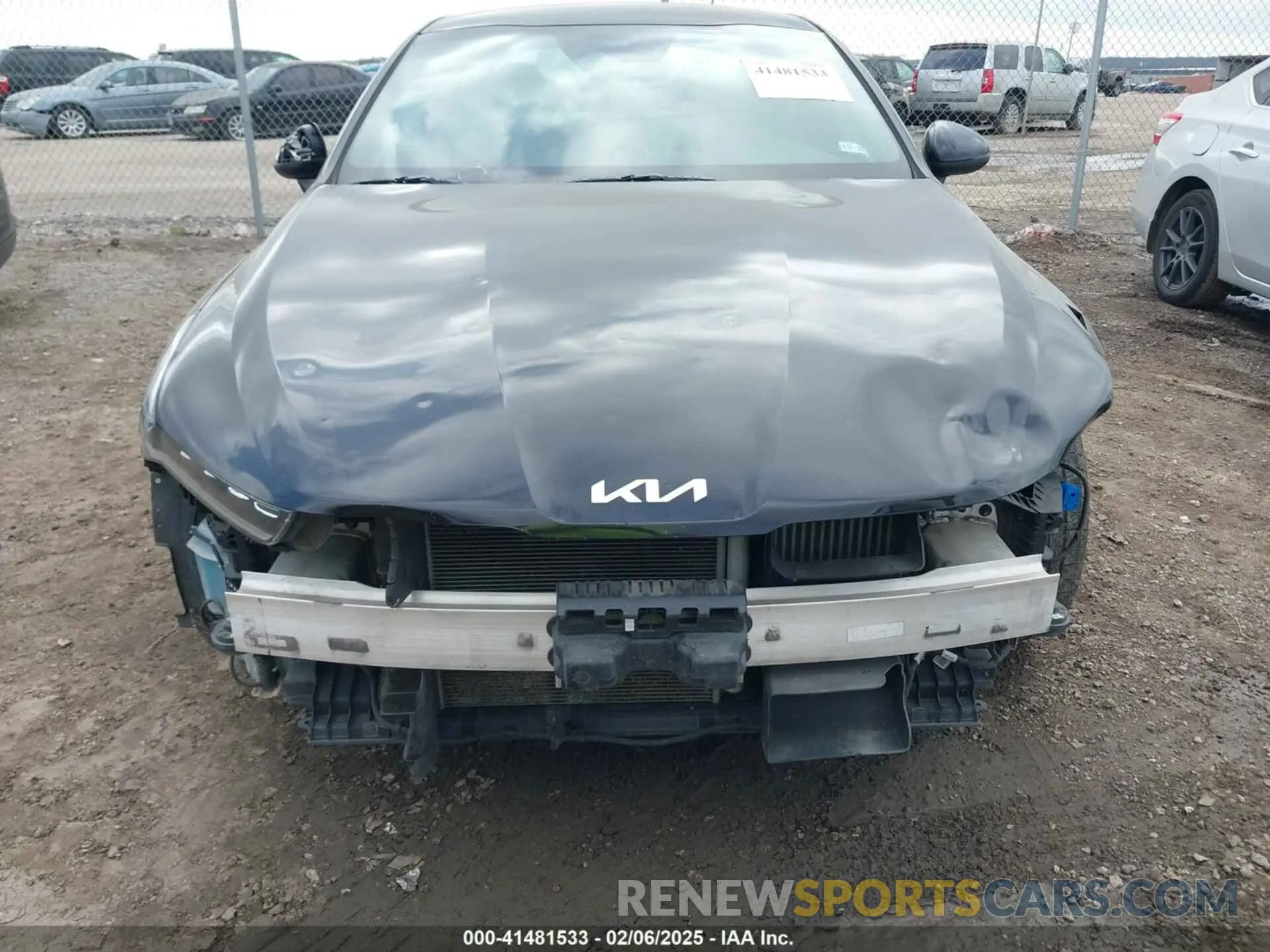 17 fotografías del automóvil dañado 5XXG64J20NG121427 KIA K5 2022