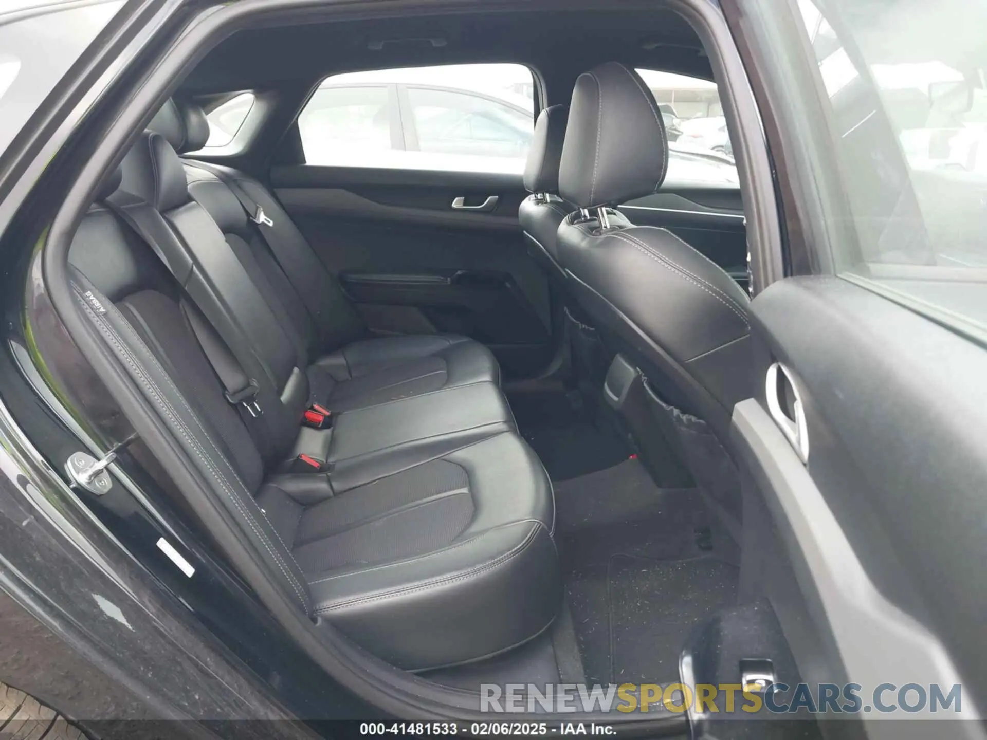 8 fotografías del automóvil dañado 5XXG64J20NG121427 KIA K5 2022
