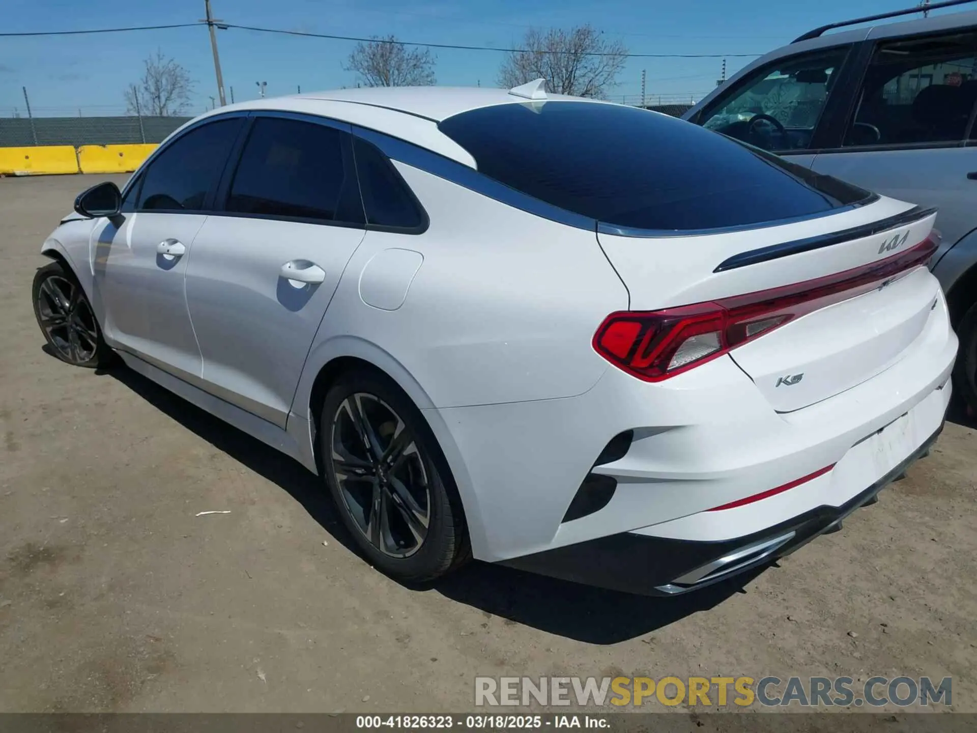 3 fotografías del automóvil dañado 5XXG64J20NG142973 KIA K5 2022