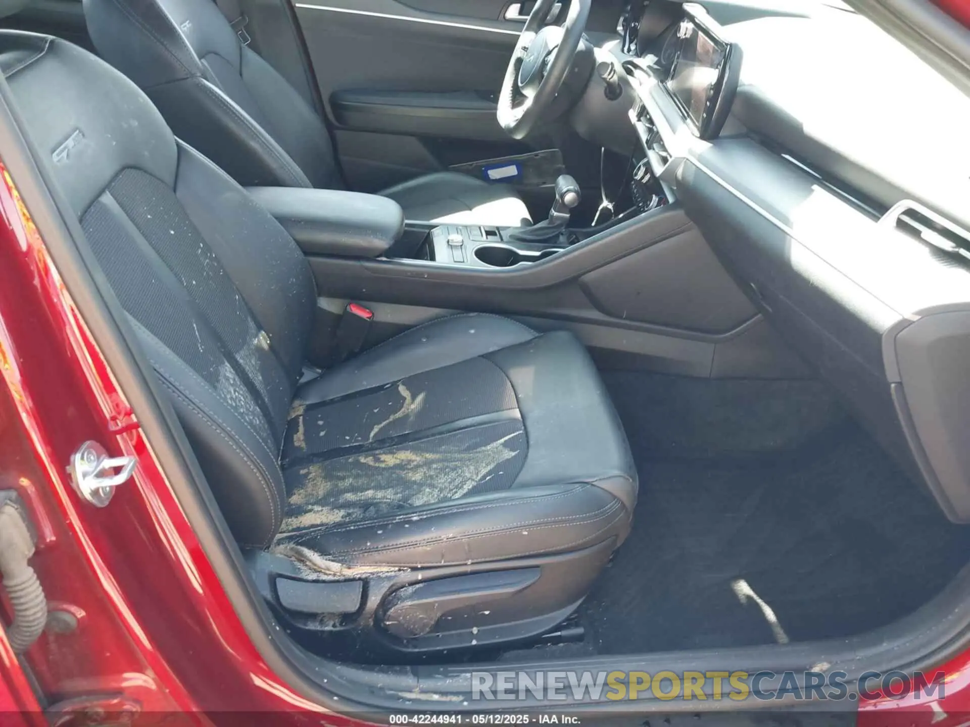 5 fotografías del automóvil dañado 5XXG64J20NG162561 KIA K5 2022