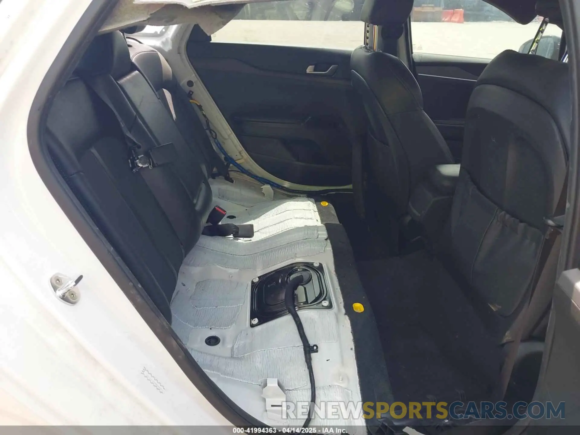 8 fotografías del automóvil dañado 5XXG64J21NG098563 KIA K5 2022