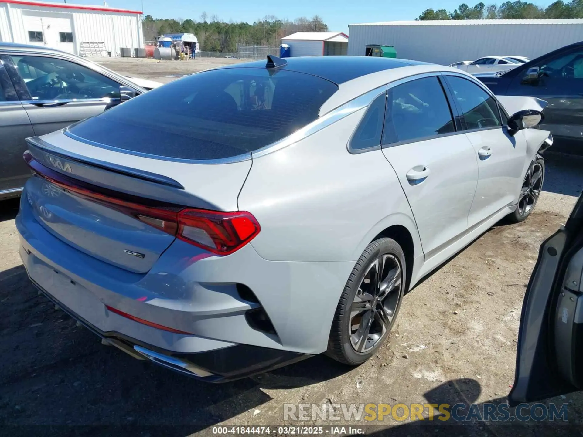 4 fotografías del automóvil dañado 5XXG64J21NG116575 KIA K5 2022