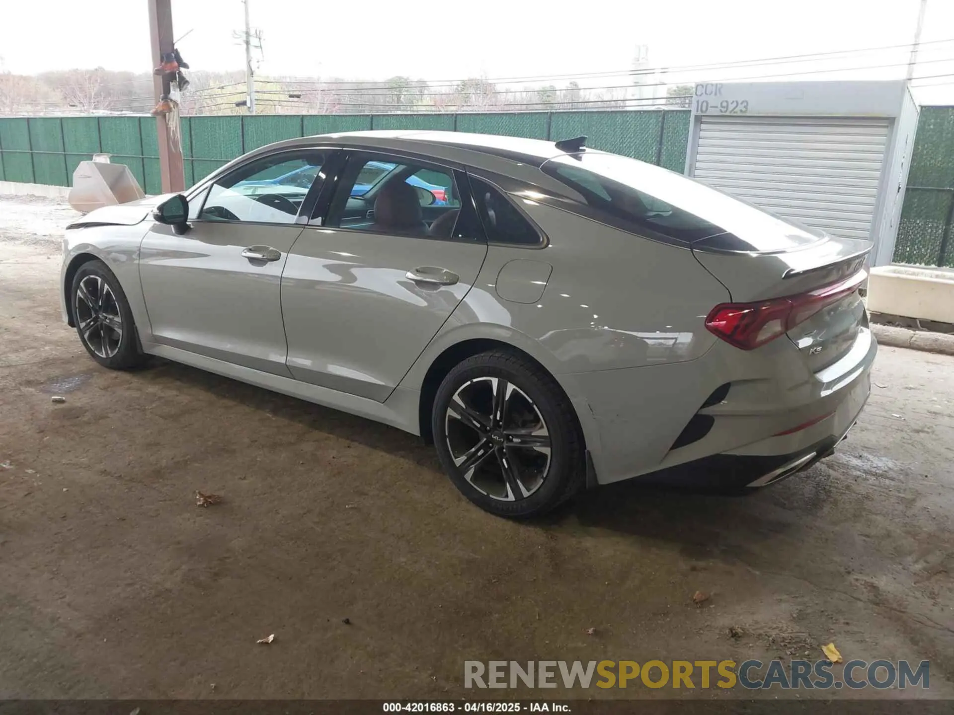 3 fotografías del automóvil dañado 5XXG64J21NG127446 KIA K5 2022