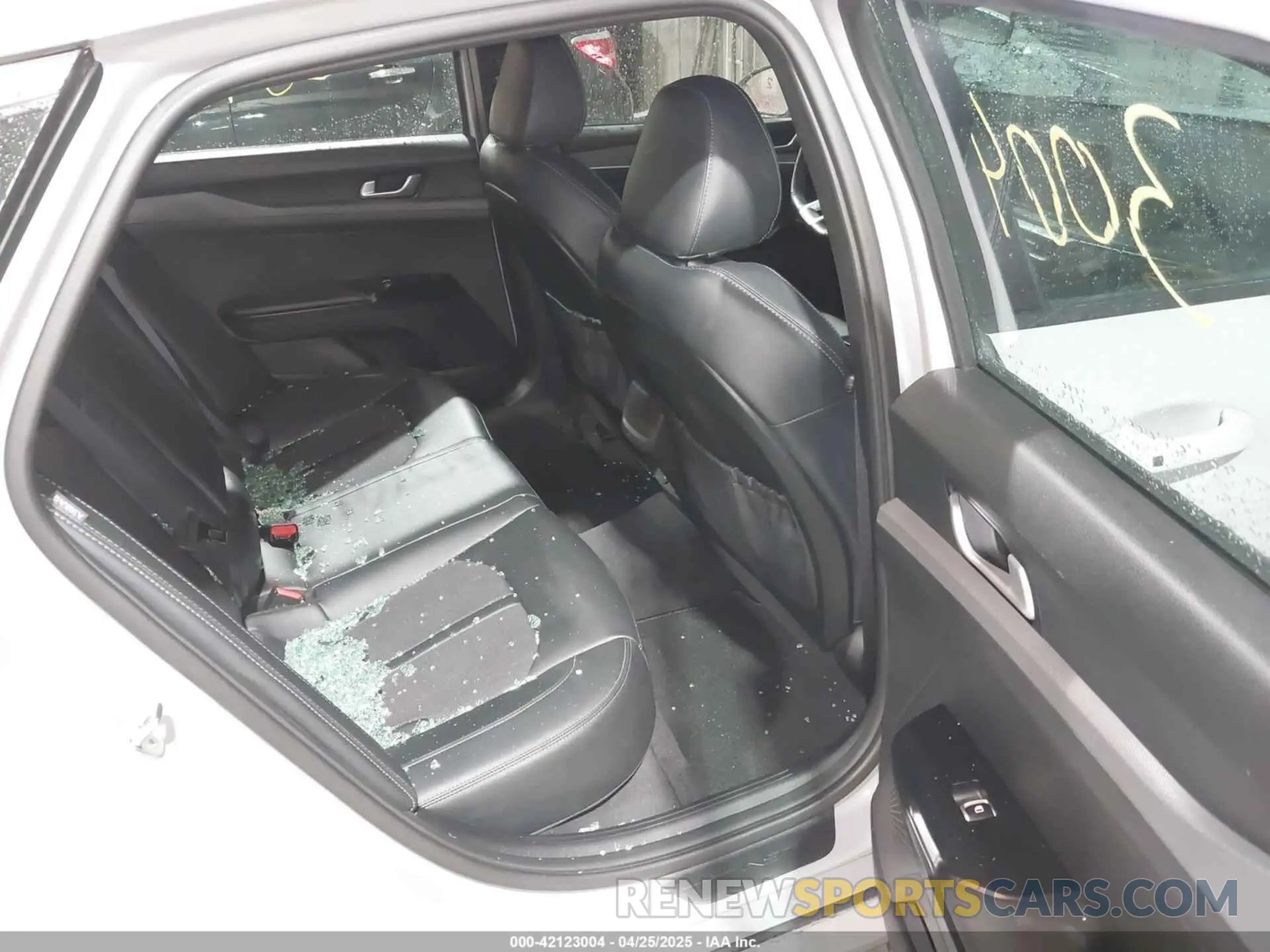8 fotografías del automóvil dañado 5XXG64J21NG154551 KIA K5 2022