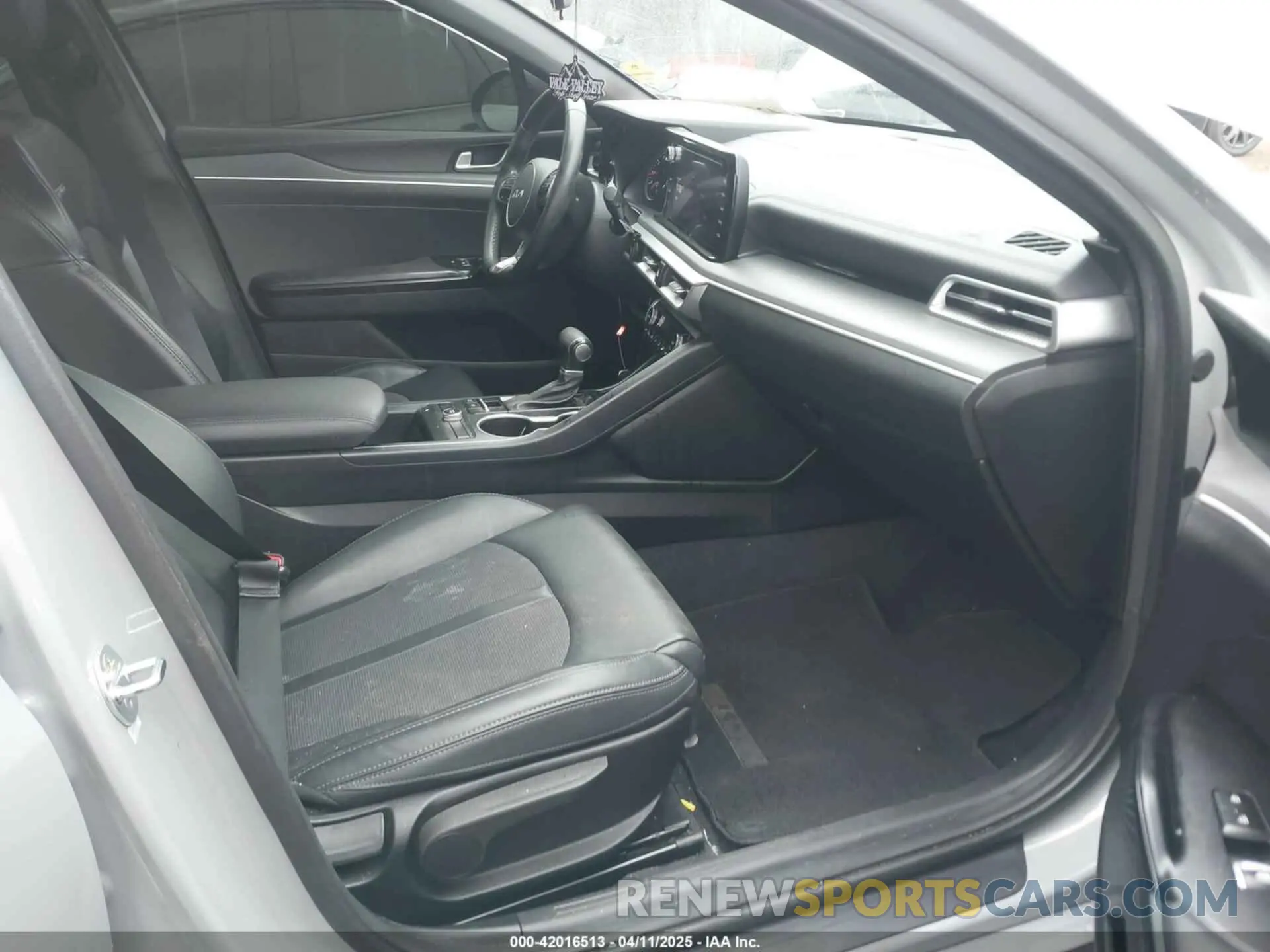 5 fotografías del automóvil dañado 5XXG64J23NG155670 KIA K5 2022
