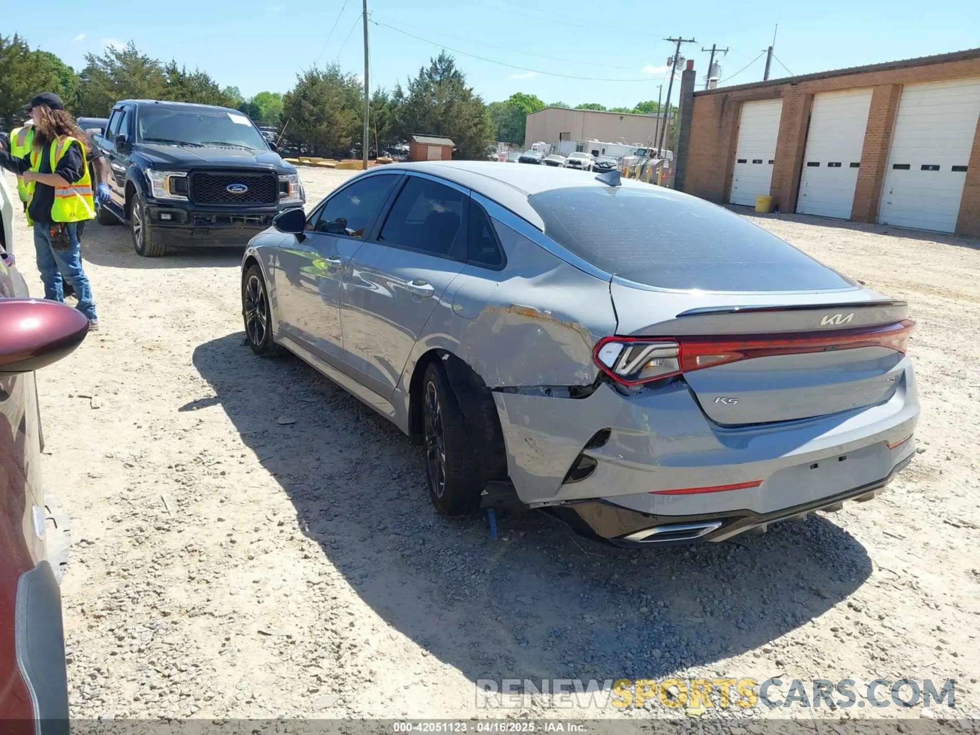 3 fotografías del automóvil dañado 5XXG64J23NG156401 KIA K5 2022