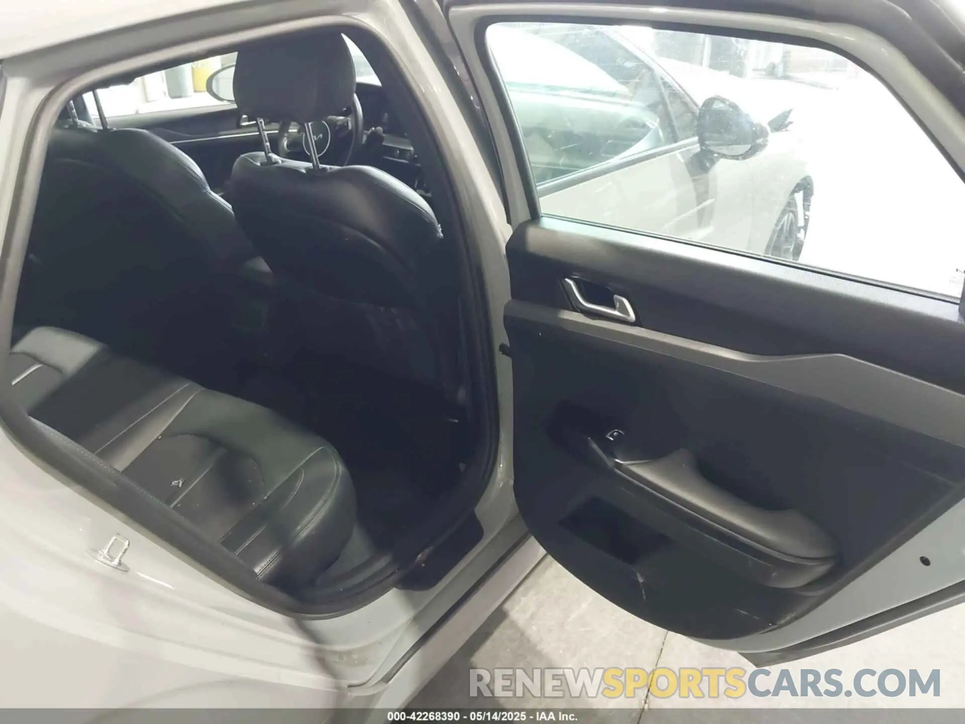 8 fotografías del automóvil dañado 5XXG64J25NG110049 KIA K5 2022
