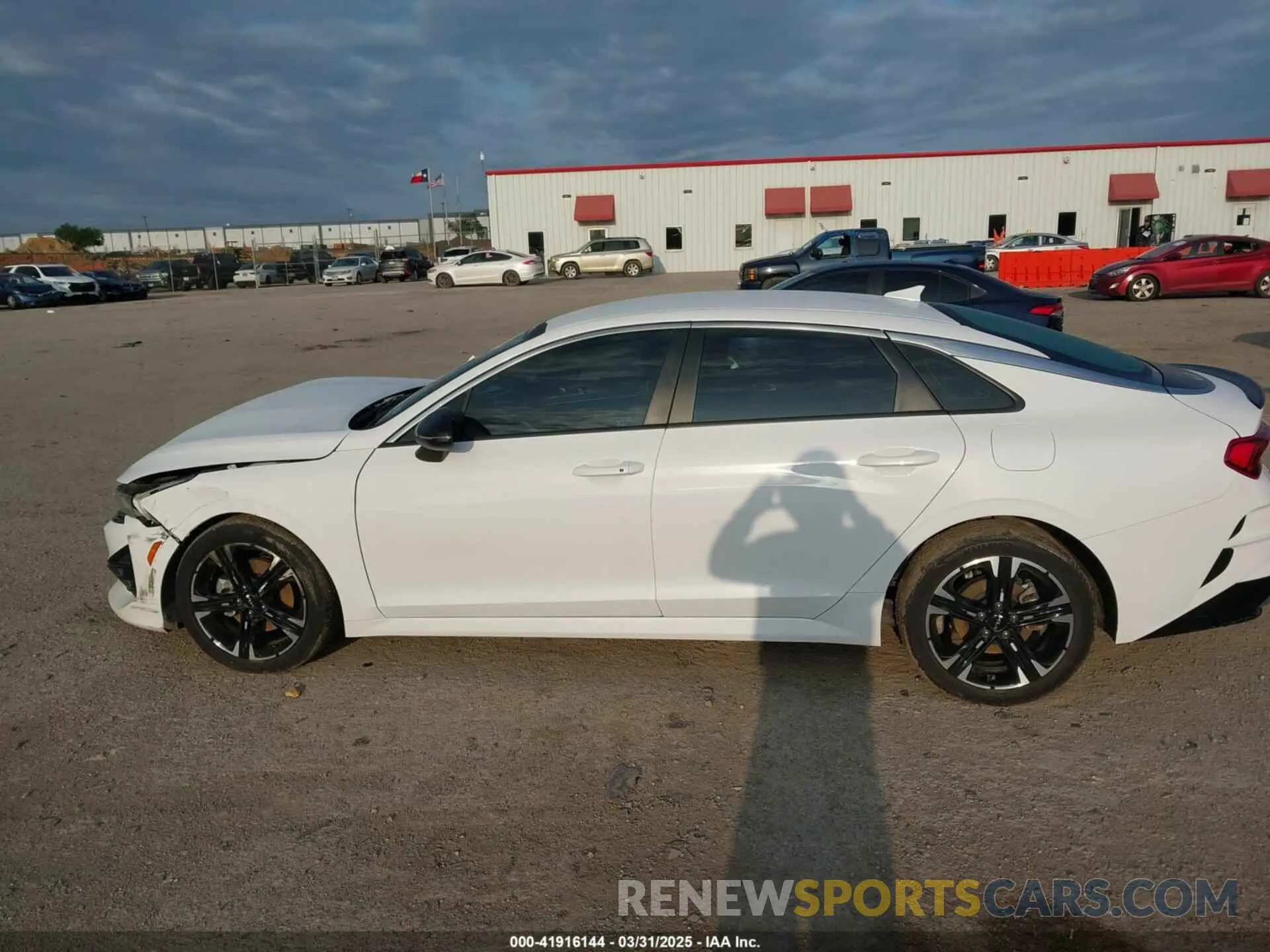 15 fotografías del automóvil dañado 5XXG64J26NG105409 KIA K5 2022