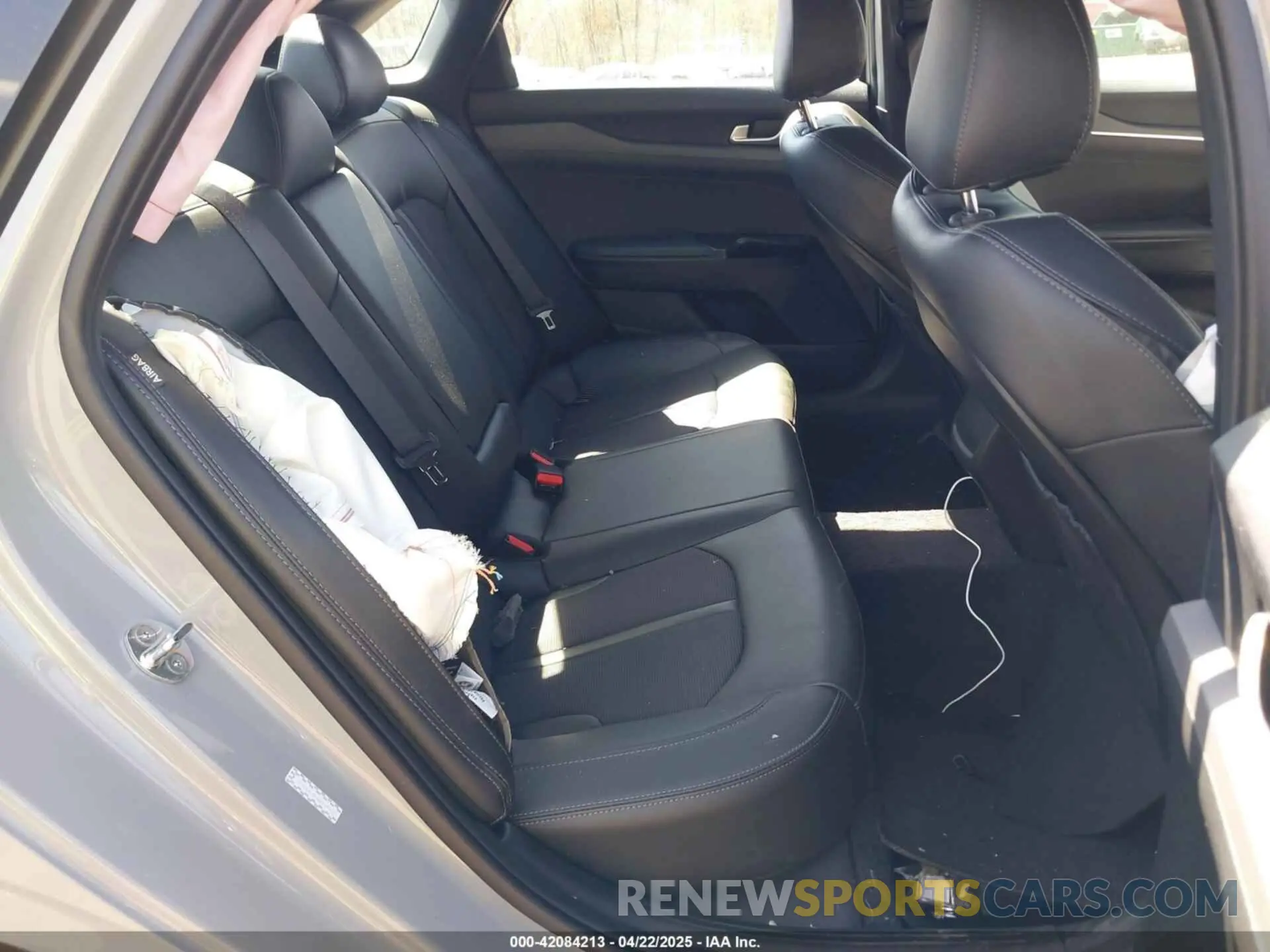 8 fotografías del automóvil dañado 5XXG64J26NG109802 KIA K5 2022