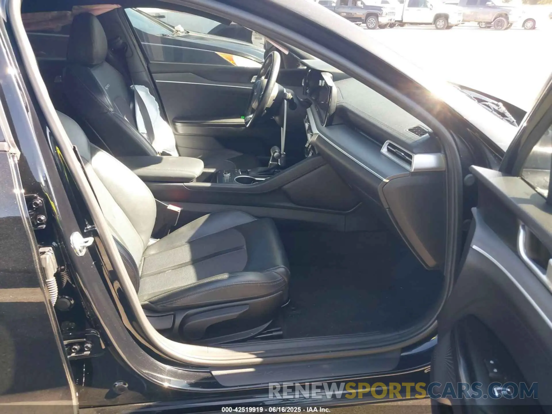 5 fotografías del automóvil dañado 5XXG64J27NG082819 KIA K5 2022
