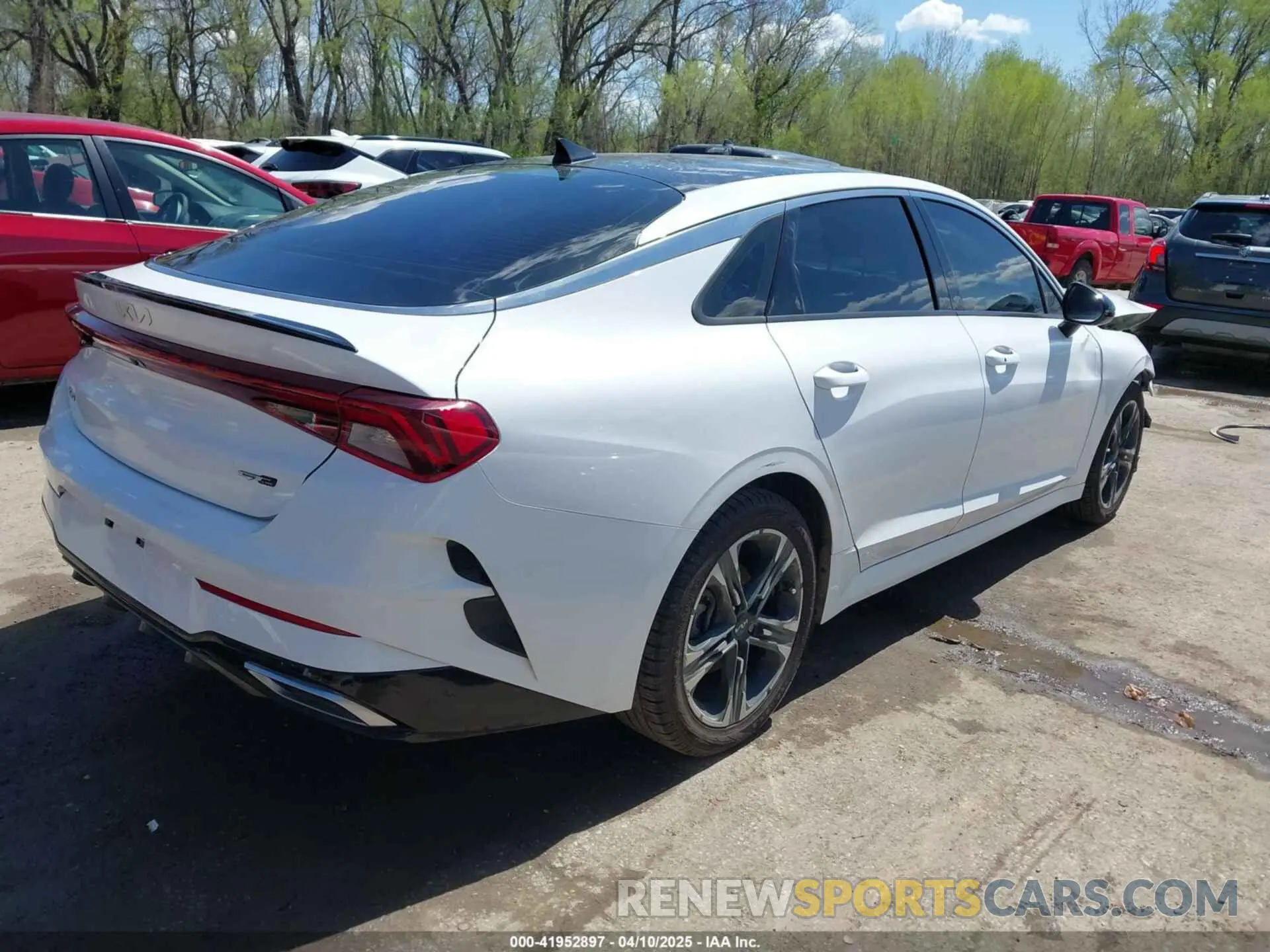 4 fotografías del automóvil dañado 5XXG64J28NG085339 KIA K5 2022