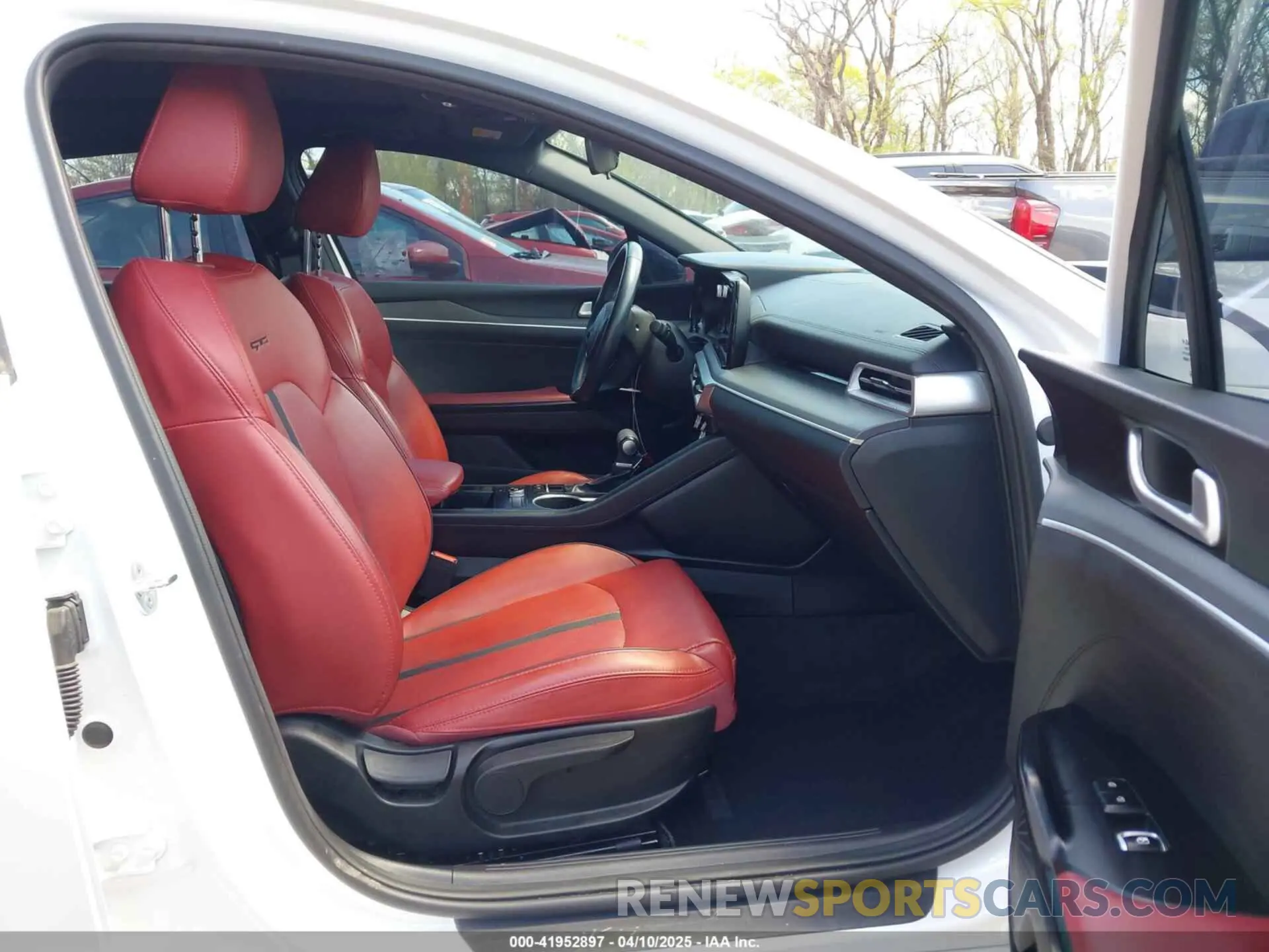 5 fotografías del automóvil dañado 5XXG64J28NG085339 KIA K5 2022