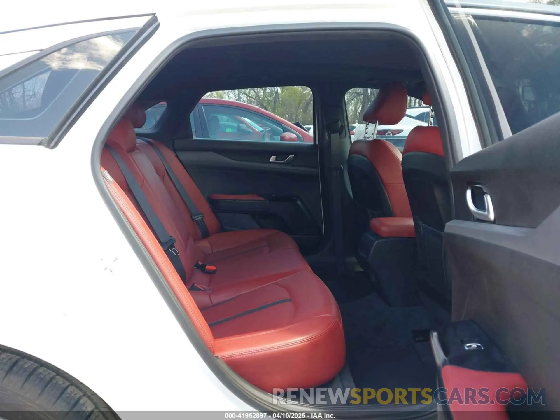 8 fotografías del automóvil dañado 5XXG64J28NG085339 KIA K5 2022