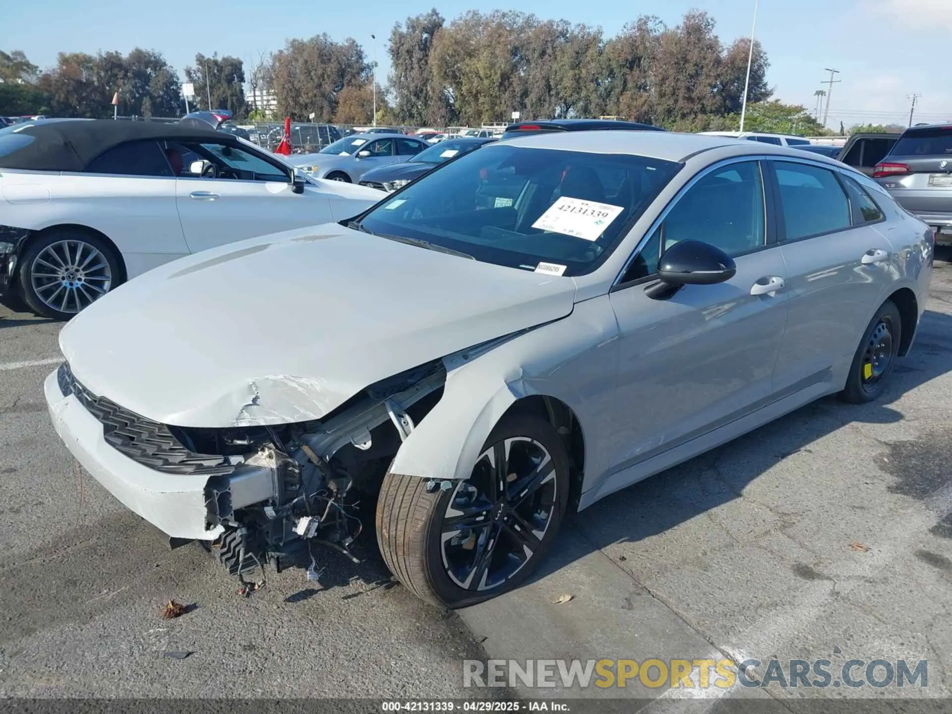 2 fotografías del automóvil dañado 5XXG64J28NG086295 KIA K5 2022