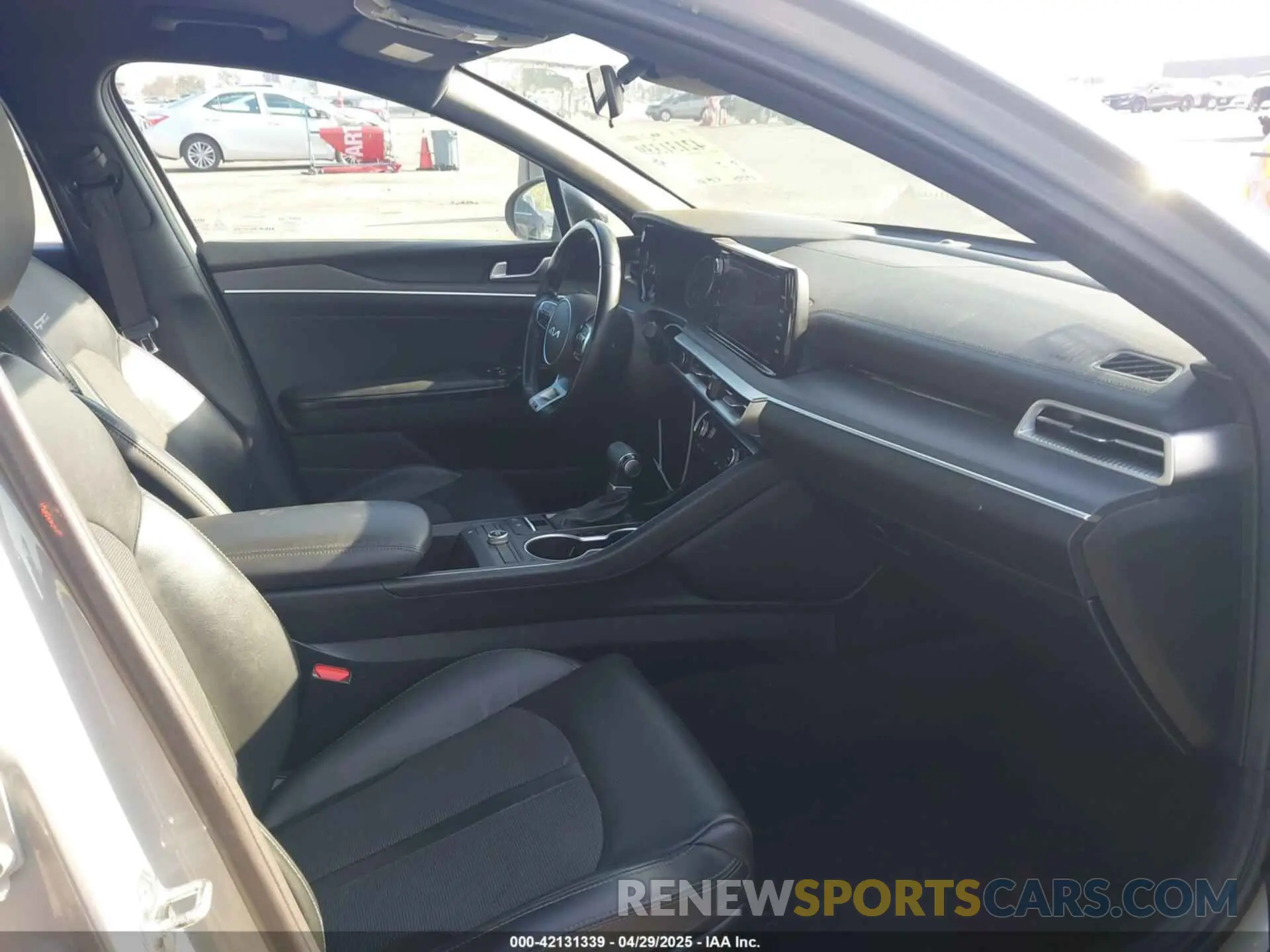 5 fotografías del automóvil dañado 5XXG64J28NG086295 KIA K5 2022