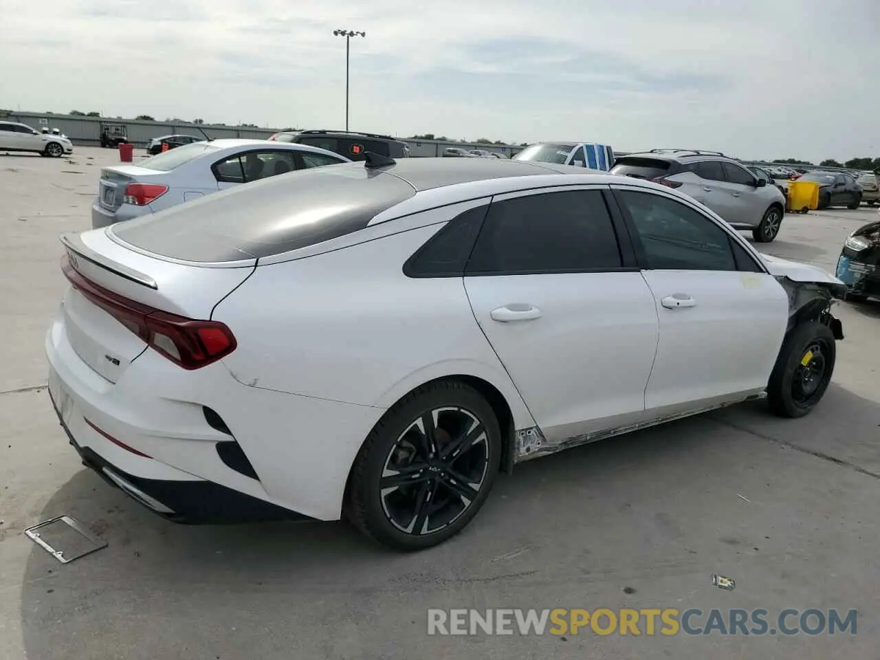 3 fotografías del automóvil dañado 5XXG64J28NG096146 KIA K5 2022