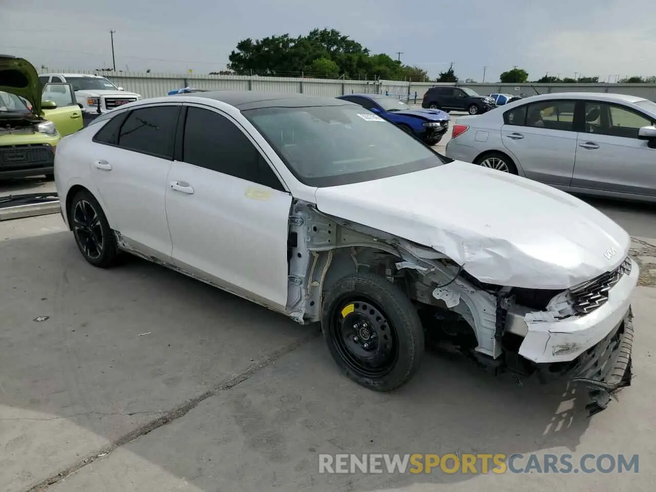 4 fotografías del automóvil dañado 5XXG64J28NG096146 KIA K5 2022