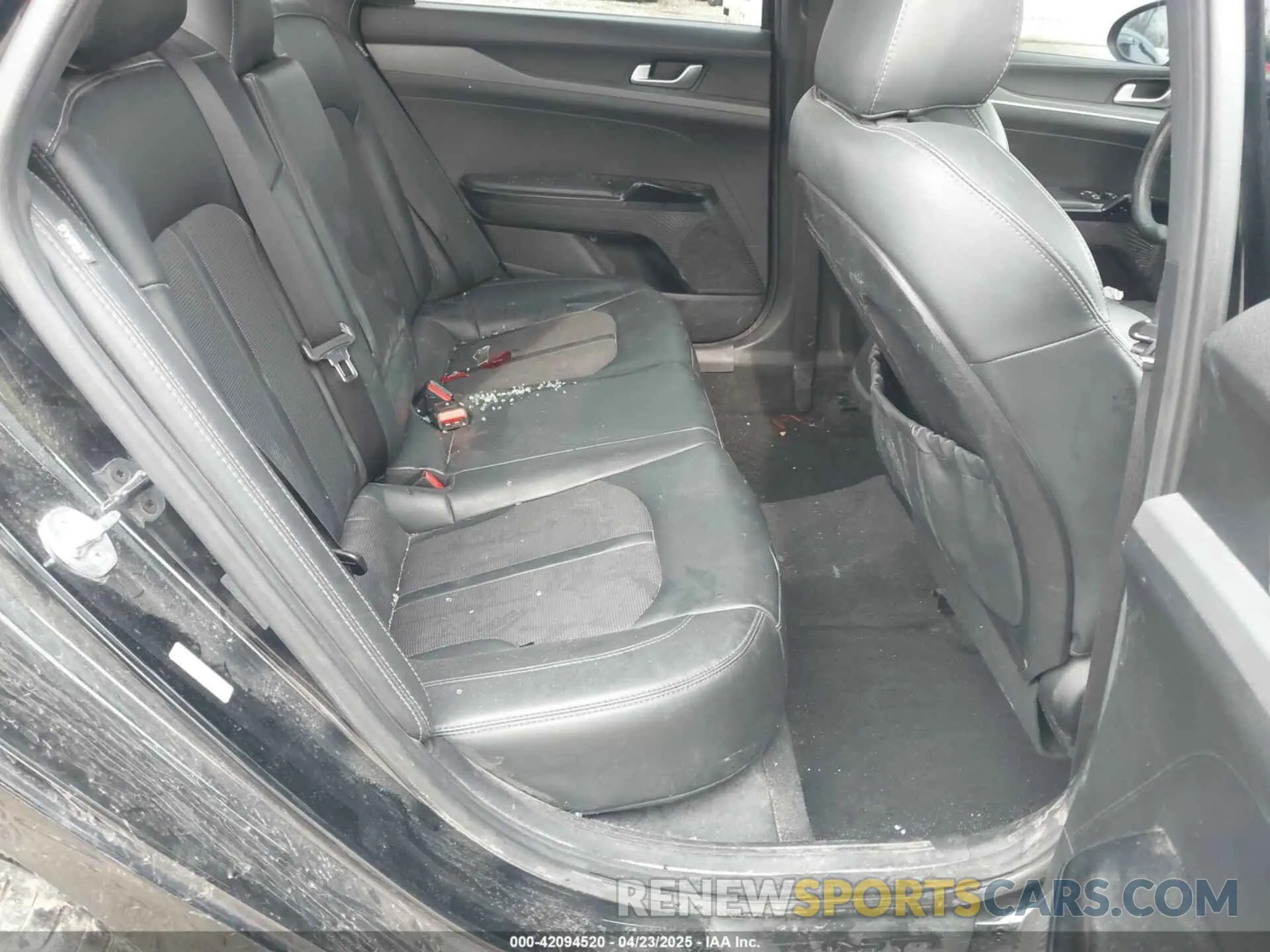 8 fotografías del automóvil dañado 5XXG64J29NG115786 KIA K5 2022