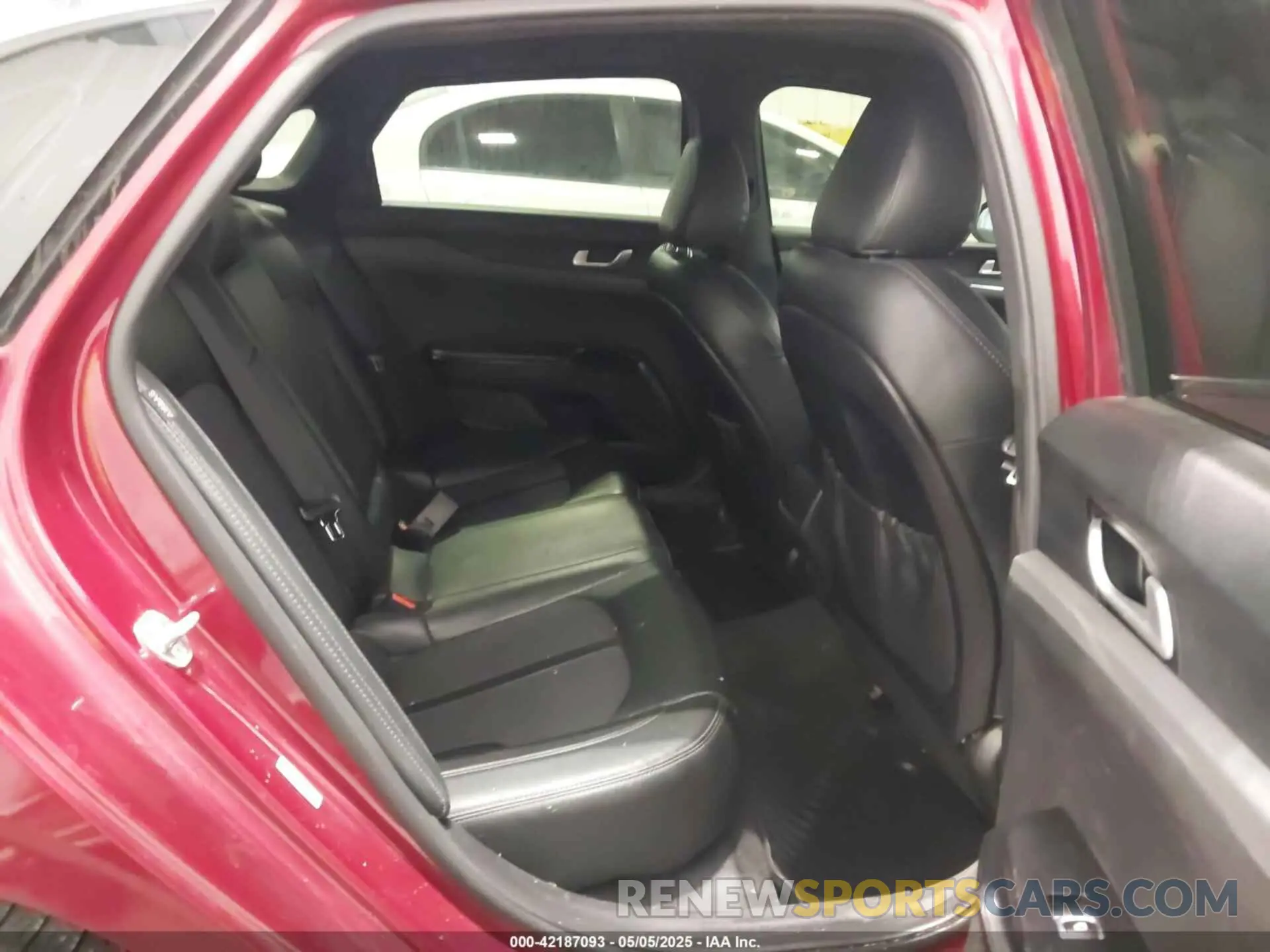 8 fotografías del automóvil dañado 5XXG64J2XNG095497 KIA K5 2022