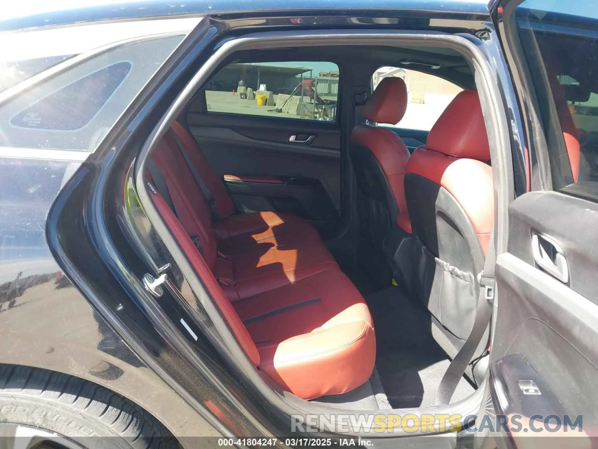 8 fotografías del automóvil dañado 5XXG64J2XNG104053 KIA K5 2022