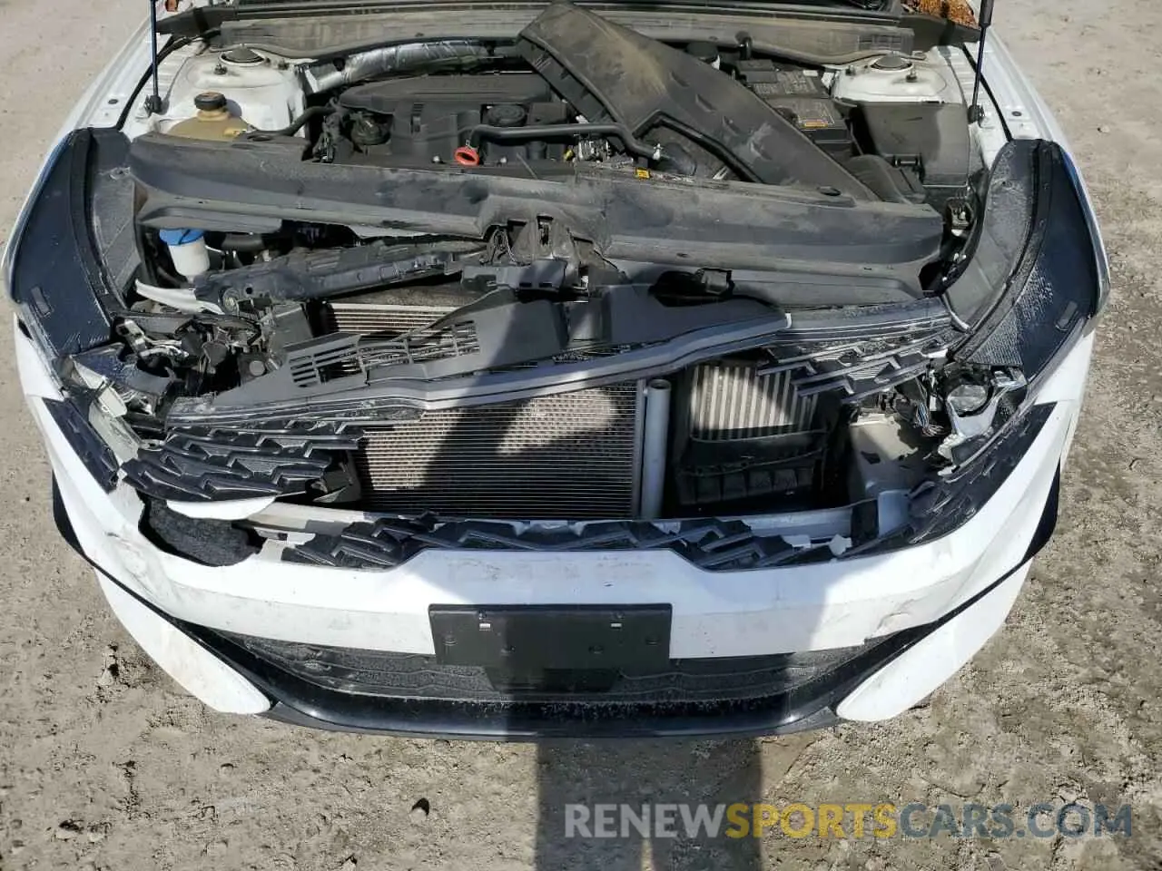11 fotografías del automóvil dañado 5XXG64J2XNG121807 KIA K5 2022