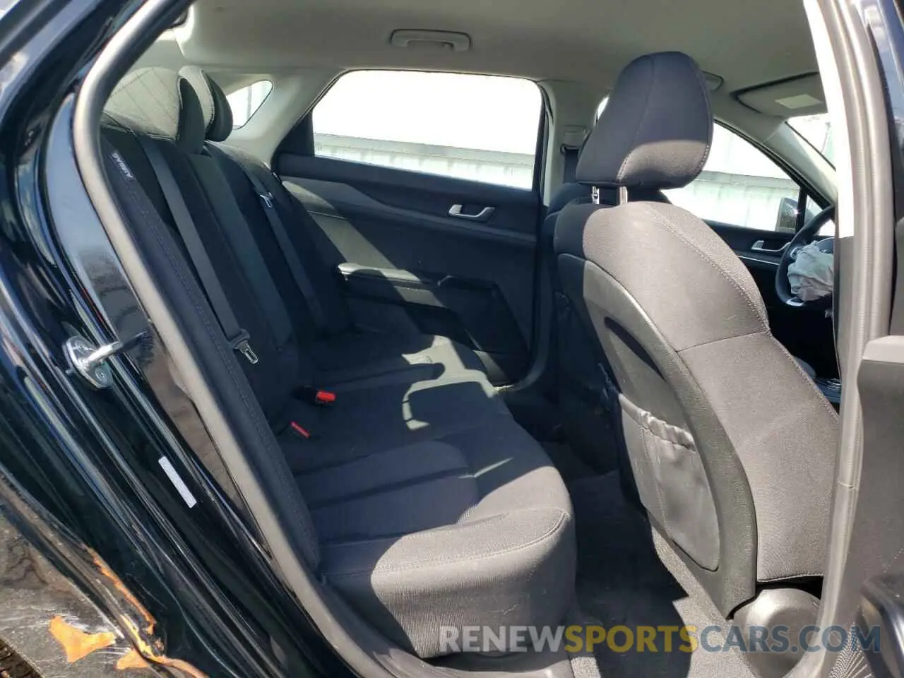 10 fotografías del automóvil dañado 5XXG14J20PG169916 KIA K5 2023