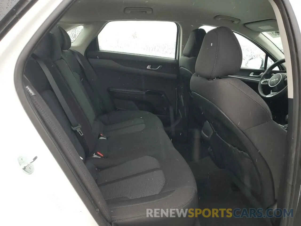 10 fotografías del automóvil dañado 5XXG14J20PG204597 KIA K5 2023