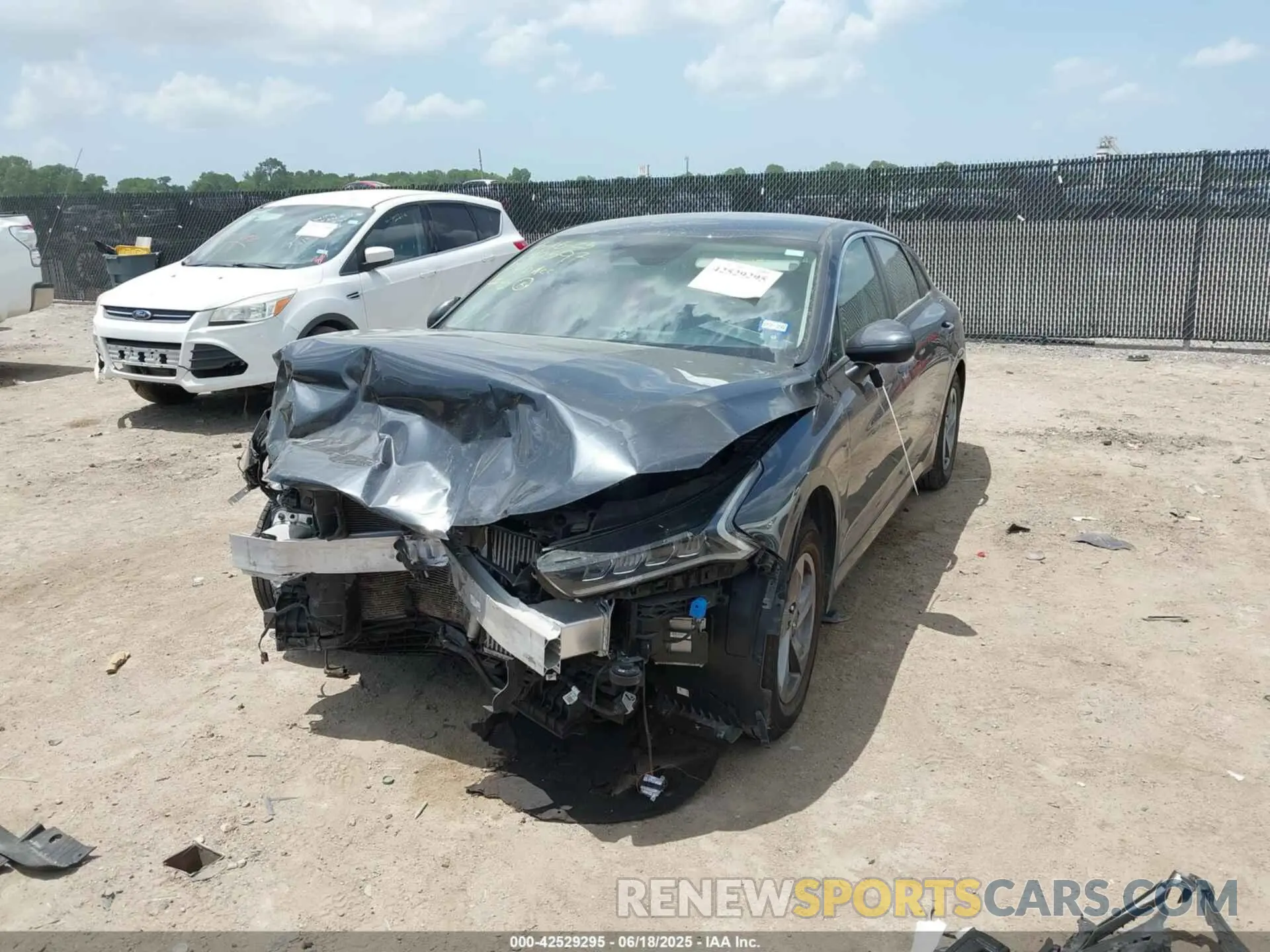 2 fotografías del automóvil dañado 5XXG14J21PG197904 KIA K5 2023