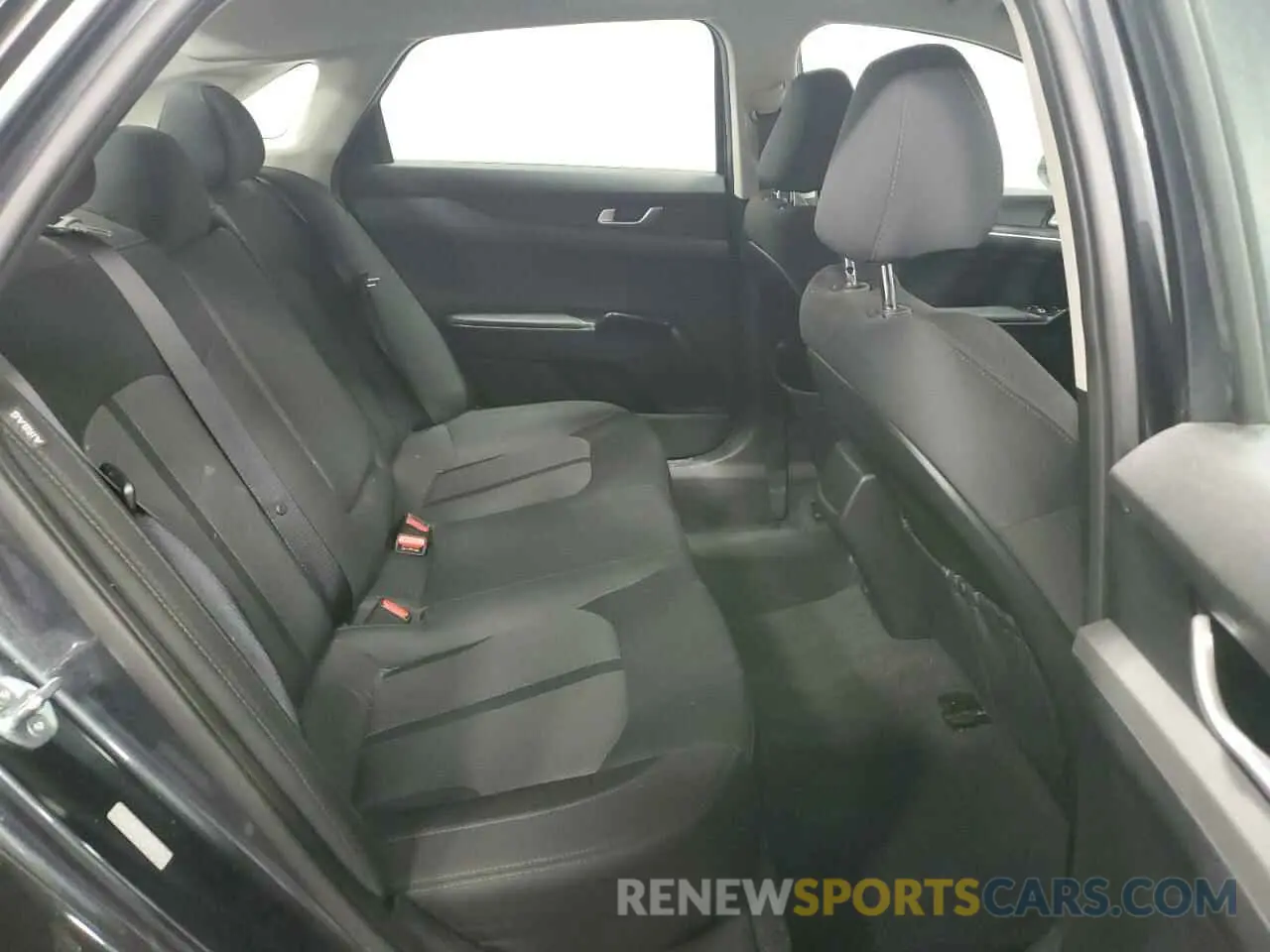 10 fotografías del automóvil dañado 5XXG14J21PG203409 KIA K5 2023