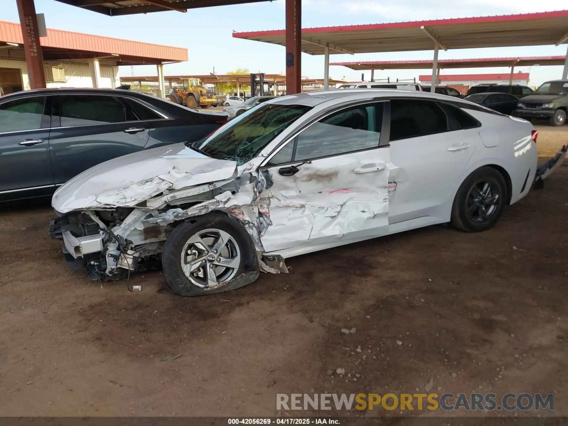 2 fotografías del automóvil dañado 5XXG14J21PG207928 KIA K5 2023