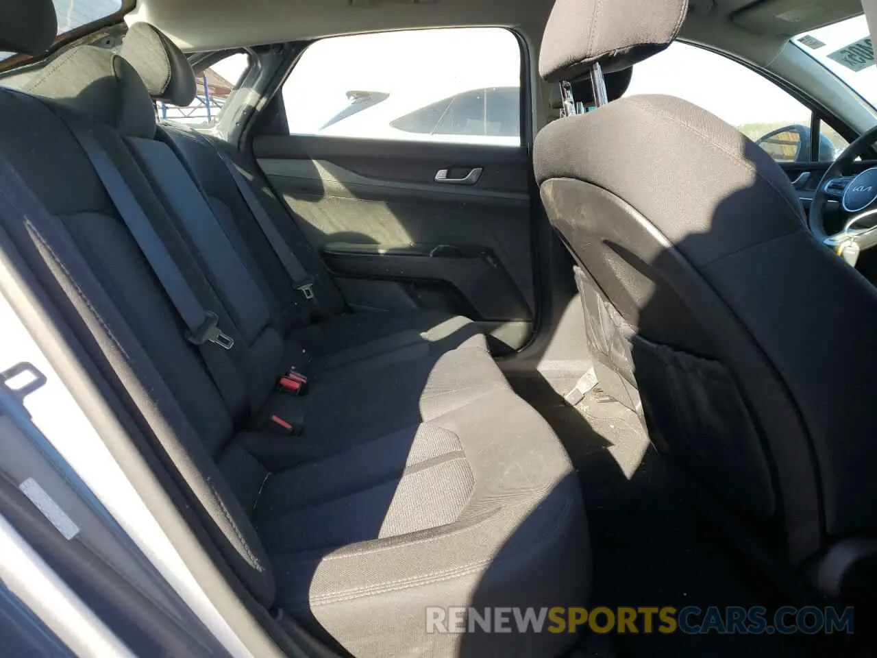 10 fotografías del automóvil dañado 5XXG14J21PG220291 KIA K5 2023