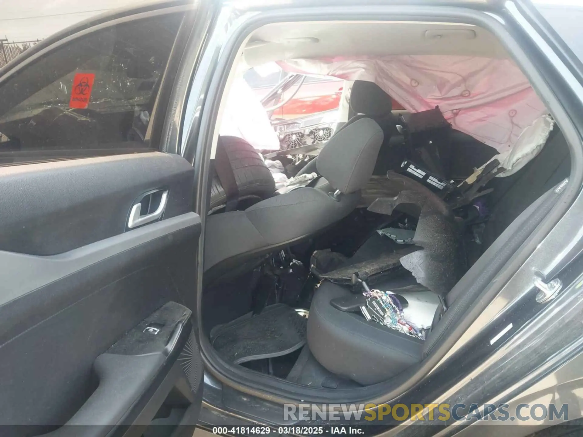 8 fotografías del automóvil dañado 5XXG14J22PG177290 KIA K5 2023