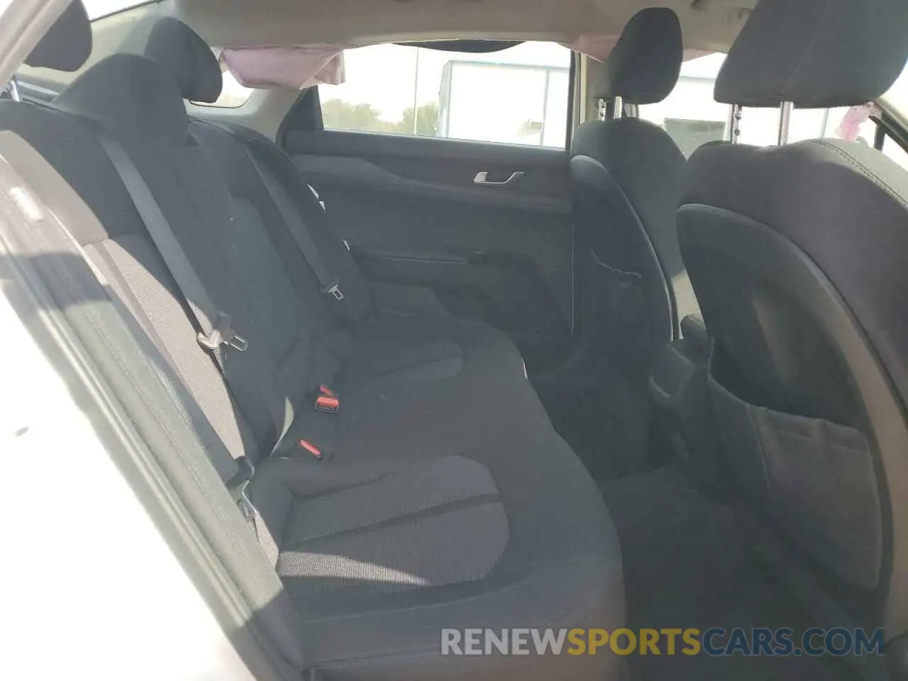 10 fotografías del automóvil dañado 5XXG14J22PG201023 KIA K5 2023