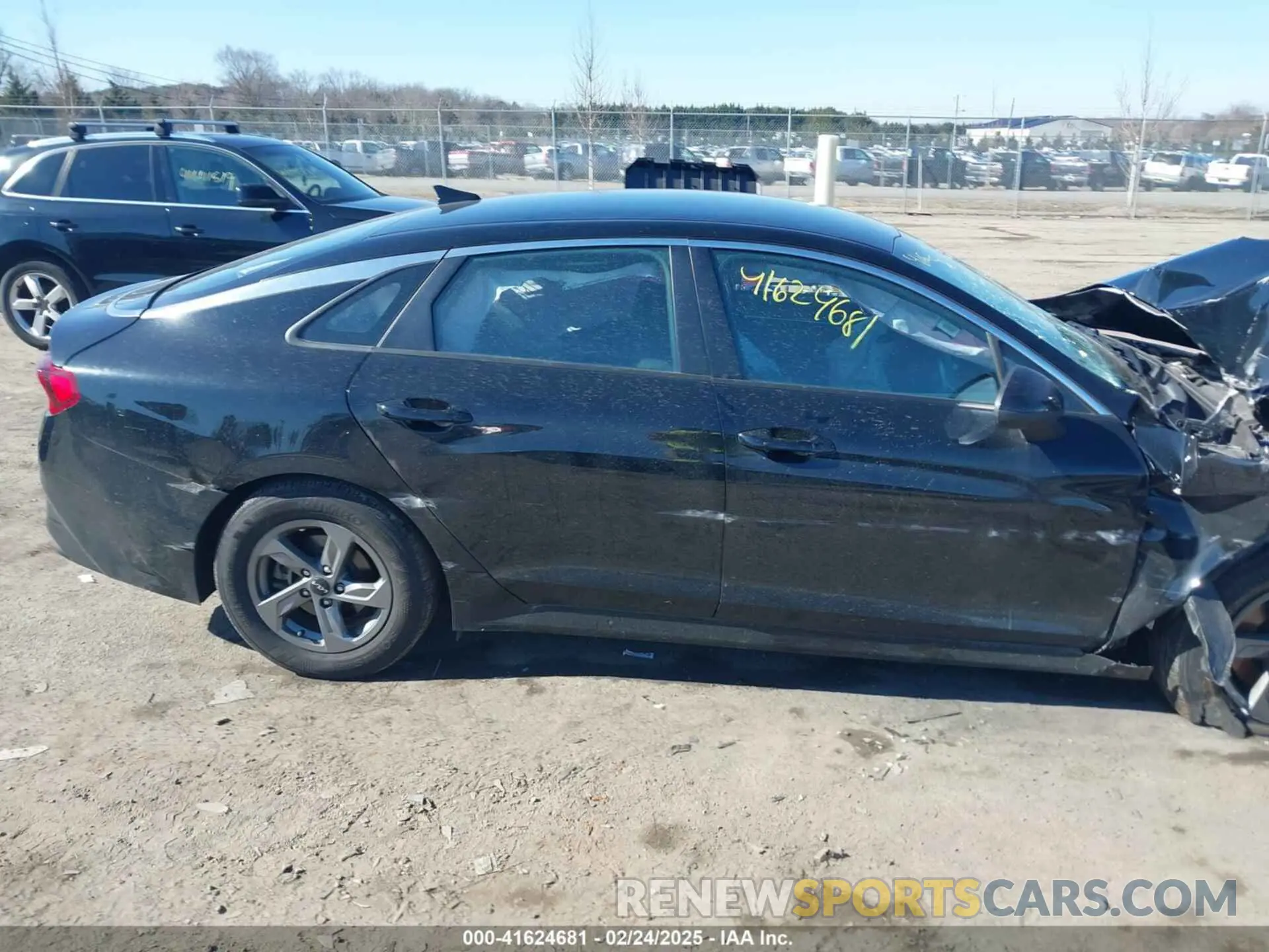 12 fotografías del automóvil dañado 5XXG14J22PG213009 KIA K5 2023
