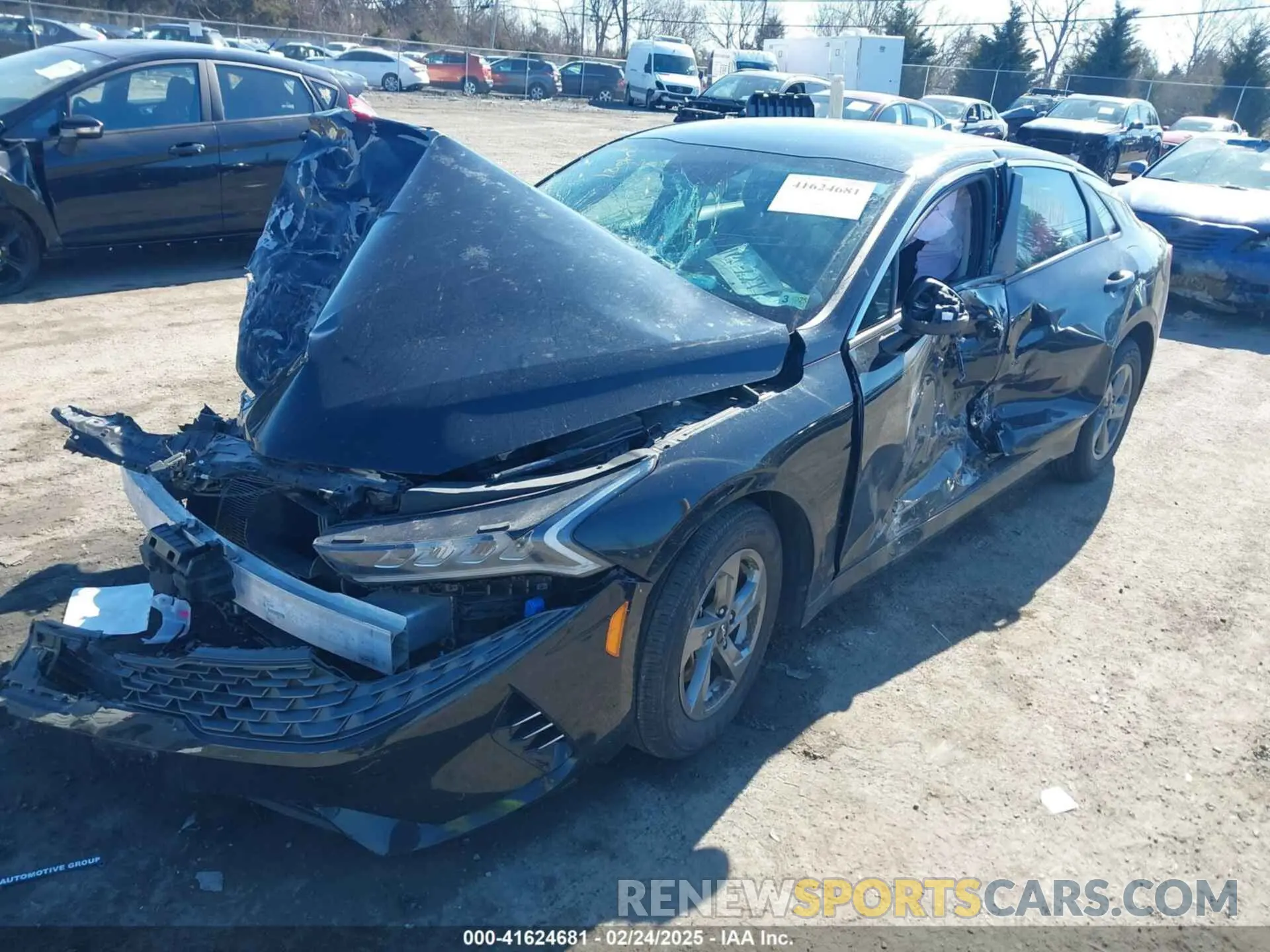2 fotografías del automóvil dañado 5XXG14J22PG213009 KIA K5 2023