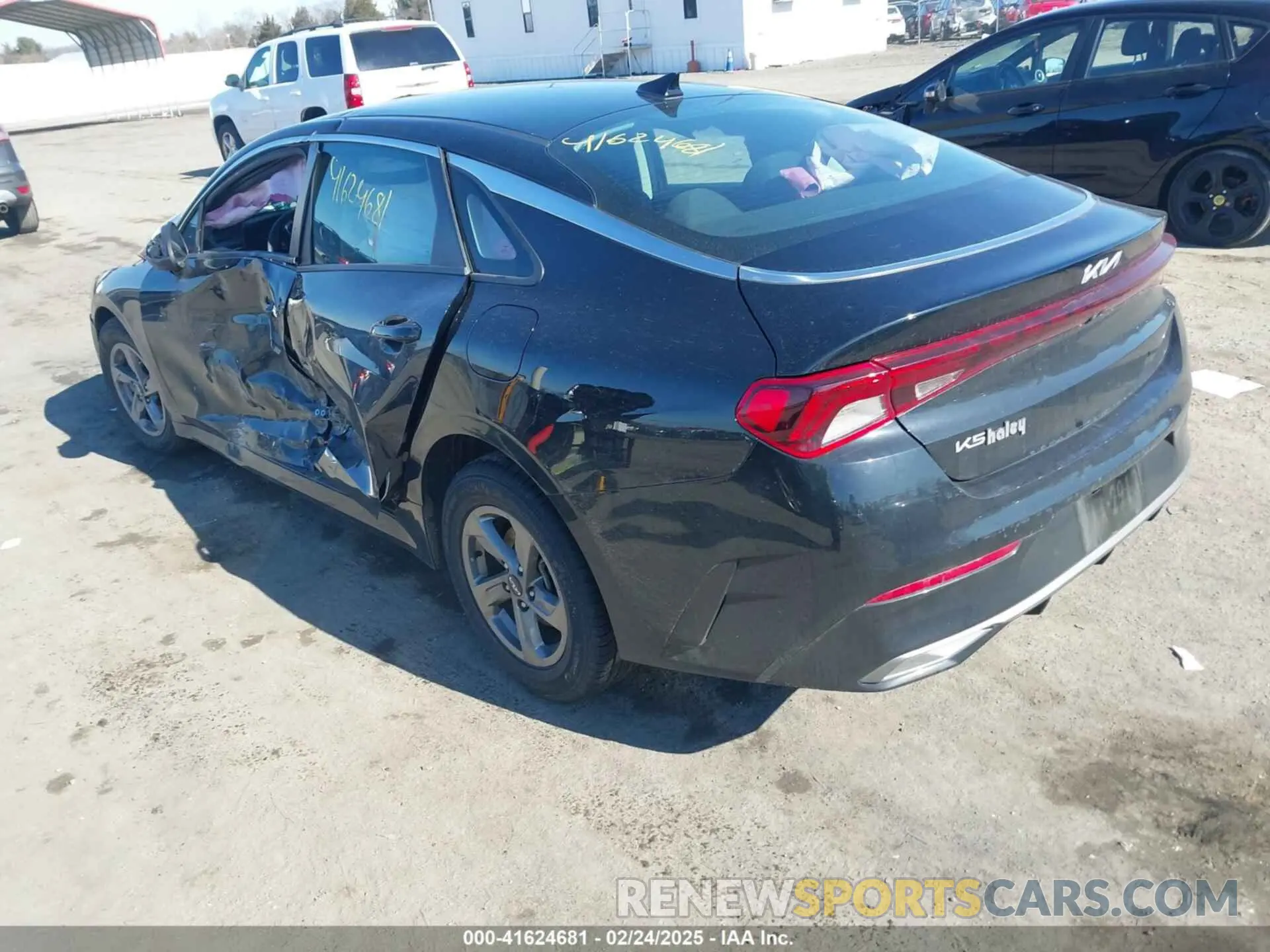3 fotografías del automóvil dañado 5XXG14J22PG213009 KIA K5 2023