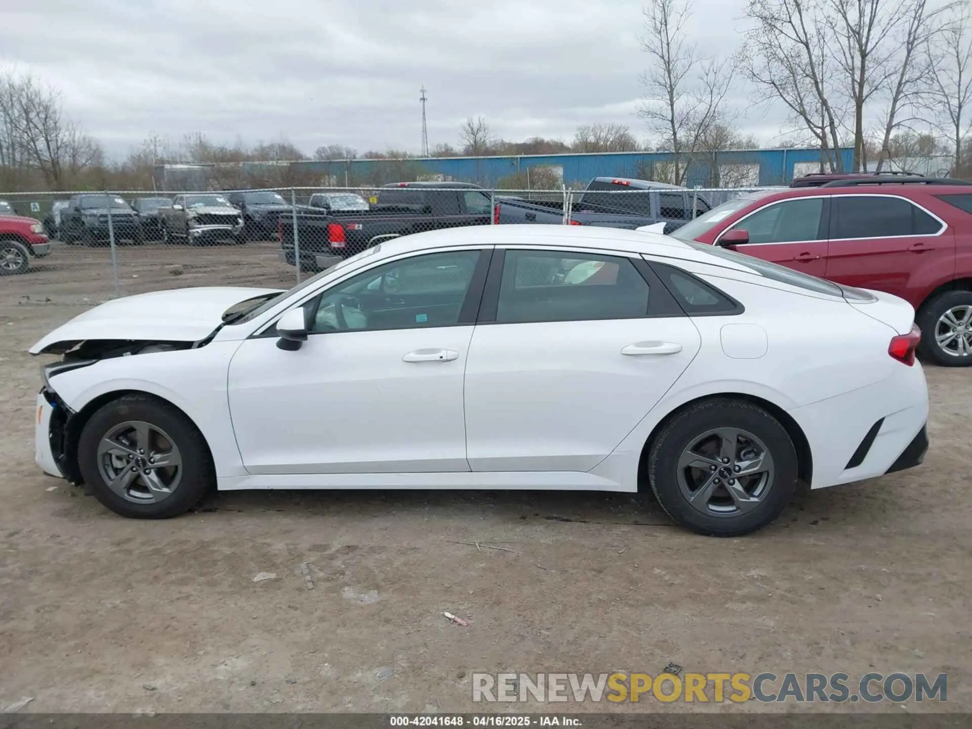 14 fotografías del automóvil dañado 5XXG14J24PG177713 KIA K5 2023