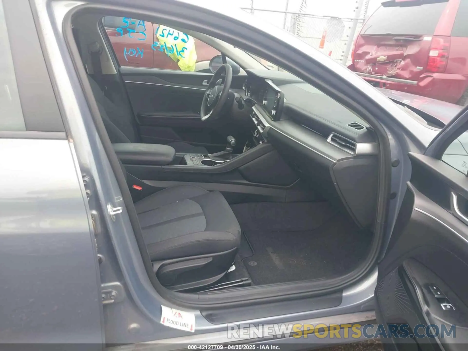 5 fotografías del automóvil dañado 5XXG14J24PG196018 KIA K5 2023