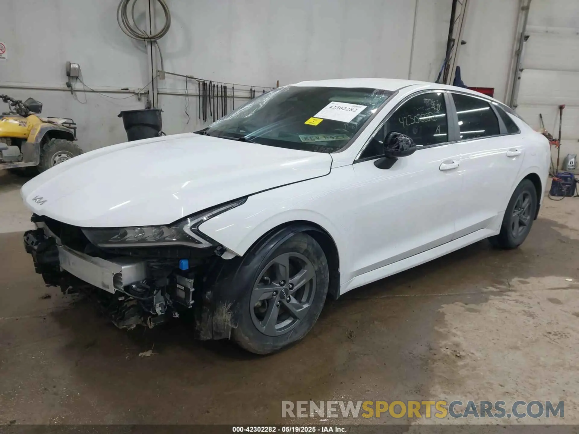 2 fotografías del automóvil dañado 5XXG14J25PG183200 KIA K5 2023
