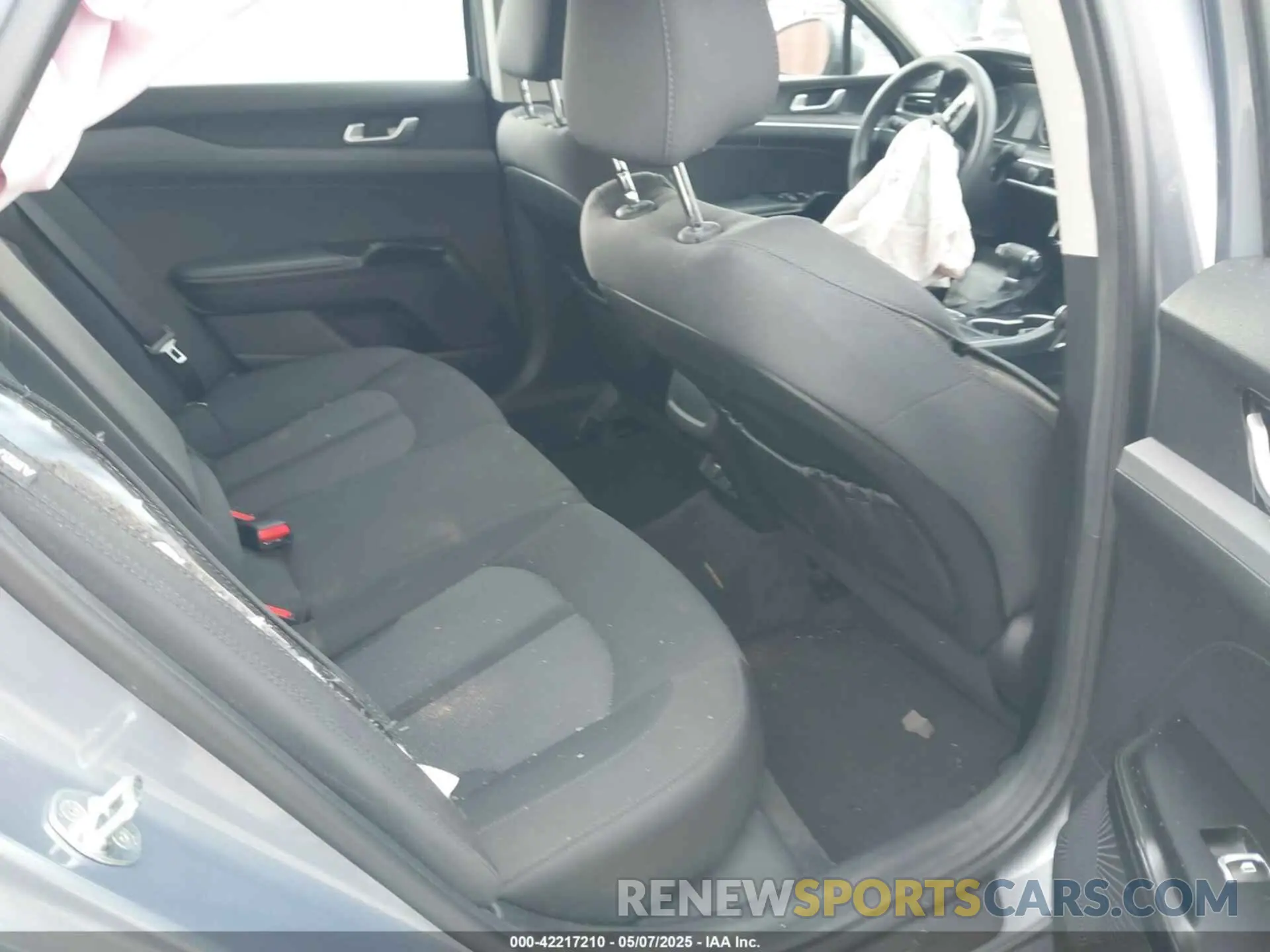 8 fotografías del automóvil dañado 5XXG14J25PG197095 KIA K5 2023