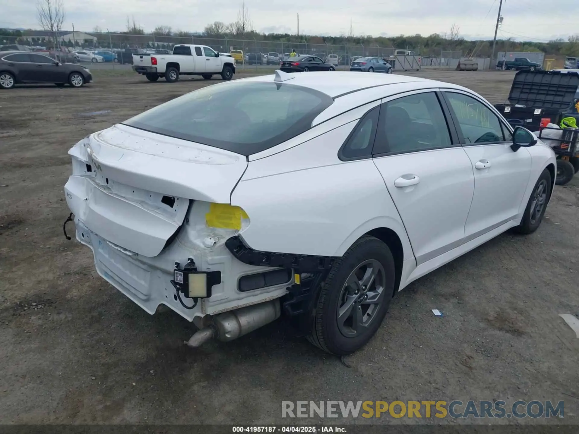 4 fotografías del automóvil dañado 5XXG14J25PG199722 KIA K5 2023