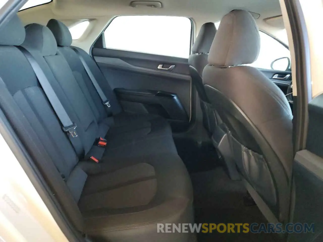 10 fotografías del automóvil dañado 5XXG14J25PG205244 KIA K5 2023