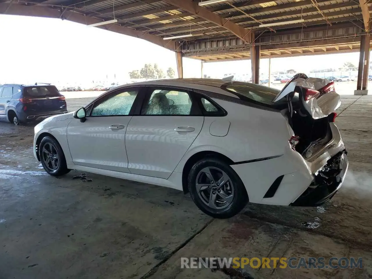 2 fotografías del automóvil dañado 5XXG14J25PG205244 KIA K5 2023